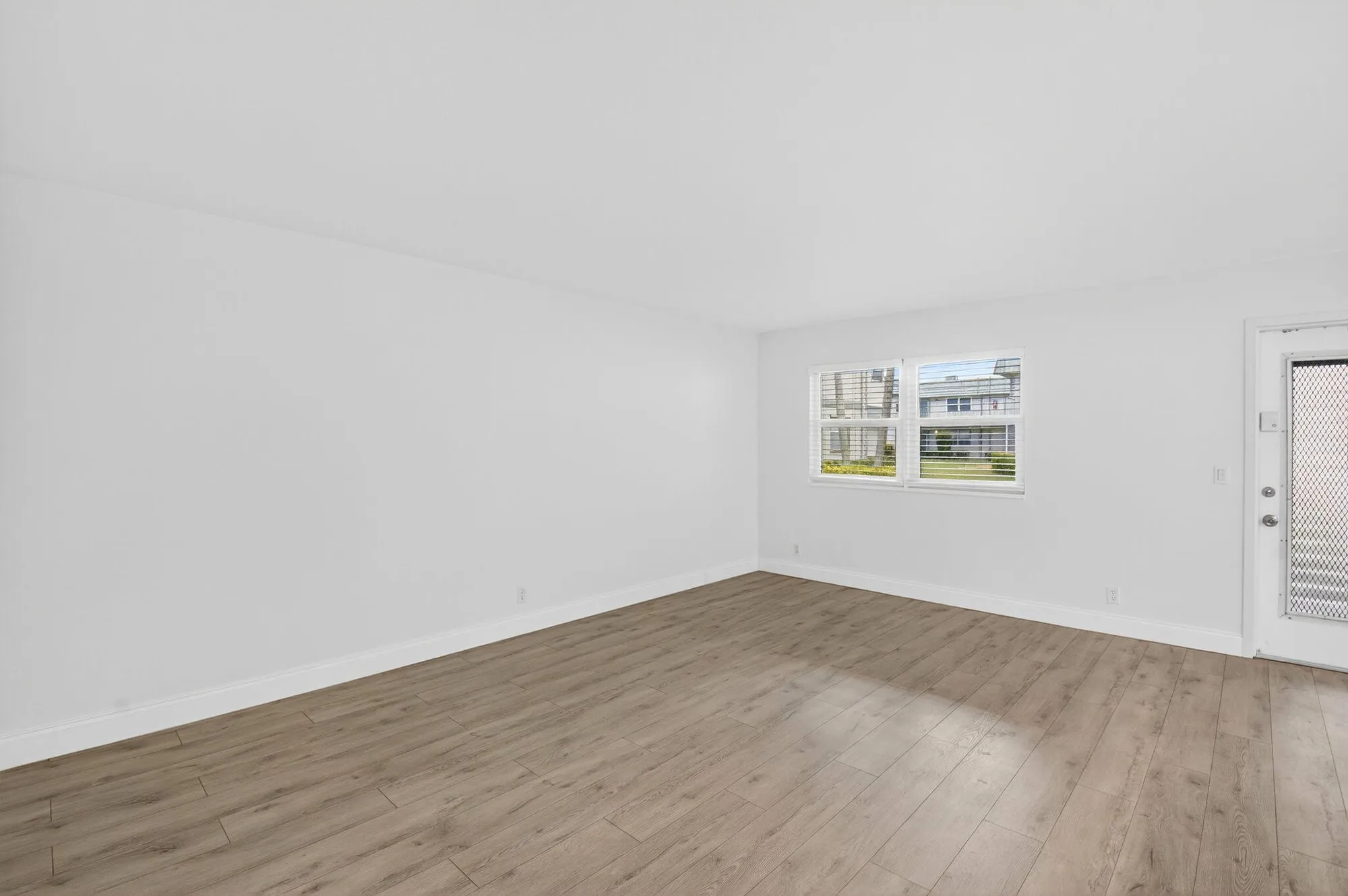 Property Slideshow image 4 of 105 | 212 monaco e, Delray Beach, FL, 33446