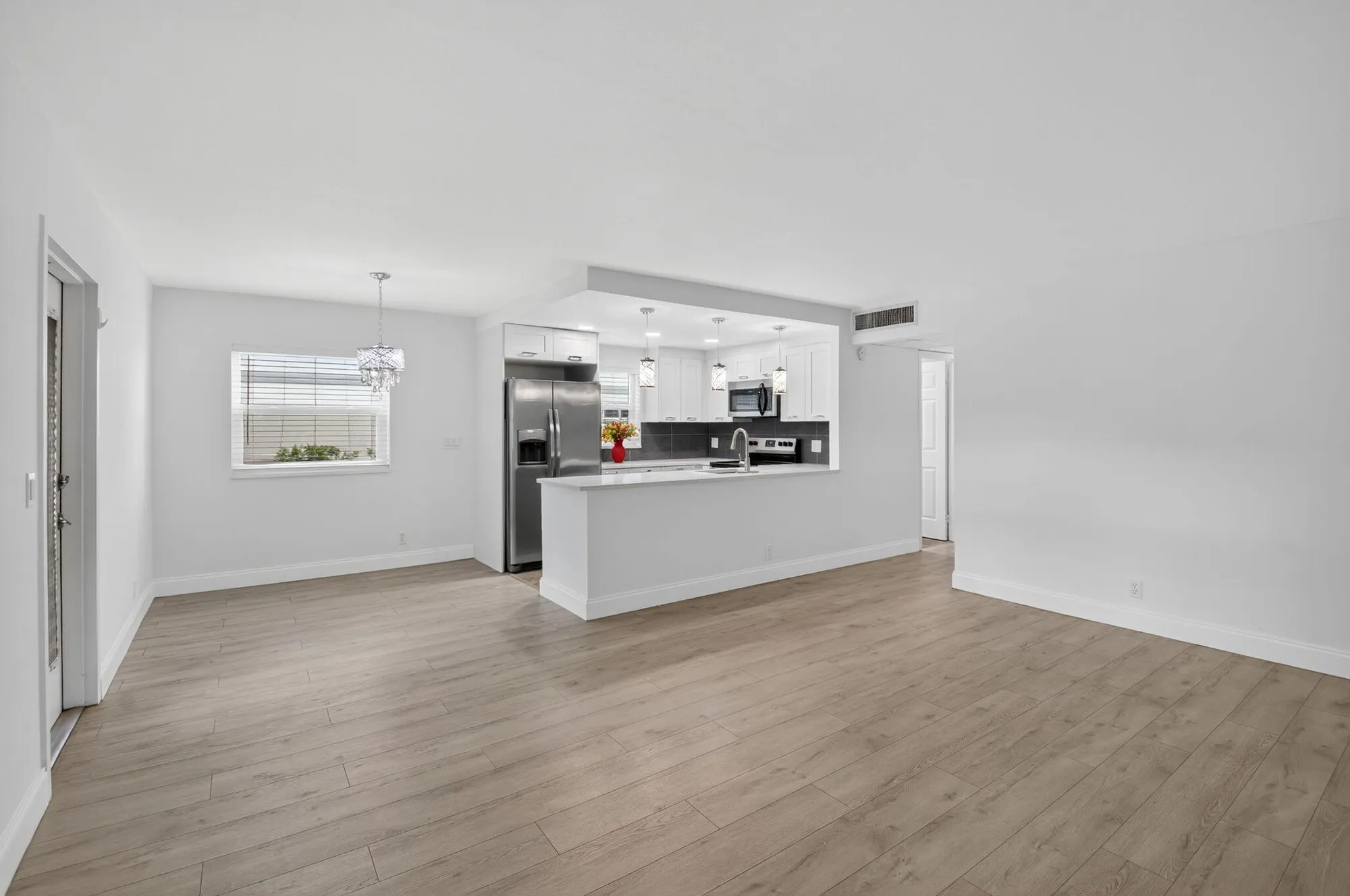 Property Slideshow image 11 of 105 | 212 monaco e, Delray Beach, FL, 33446