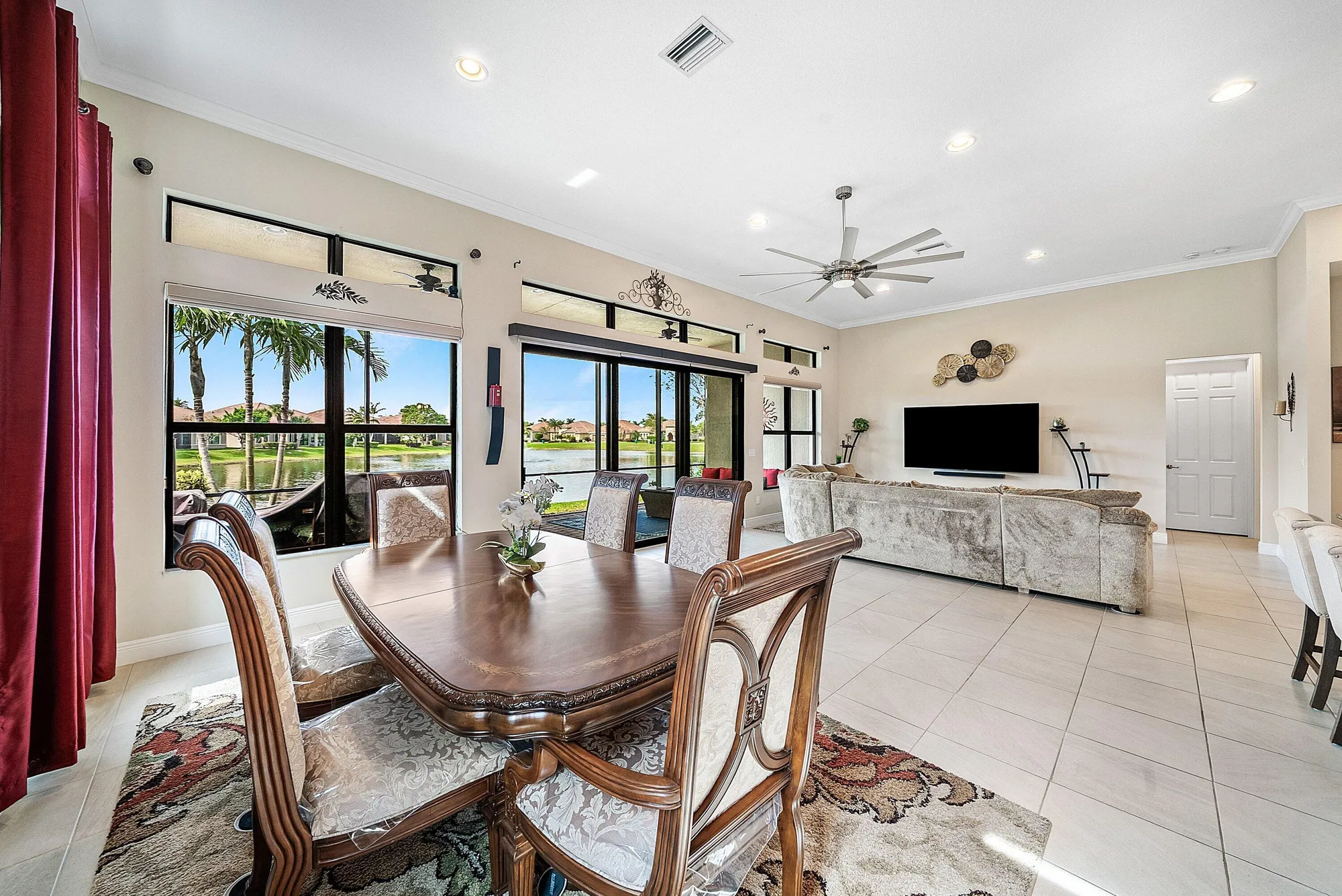 Property Slideshow image 16 of 48 | 9383 cantal cir, Parkland, FL, 33076