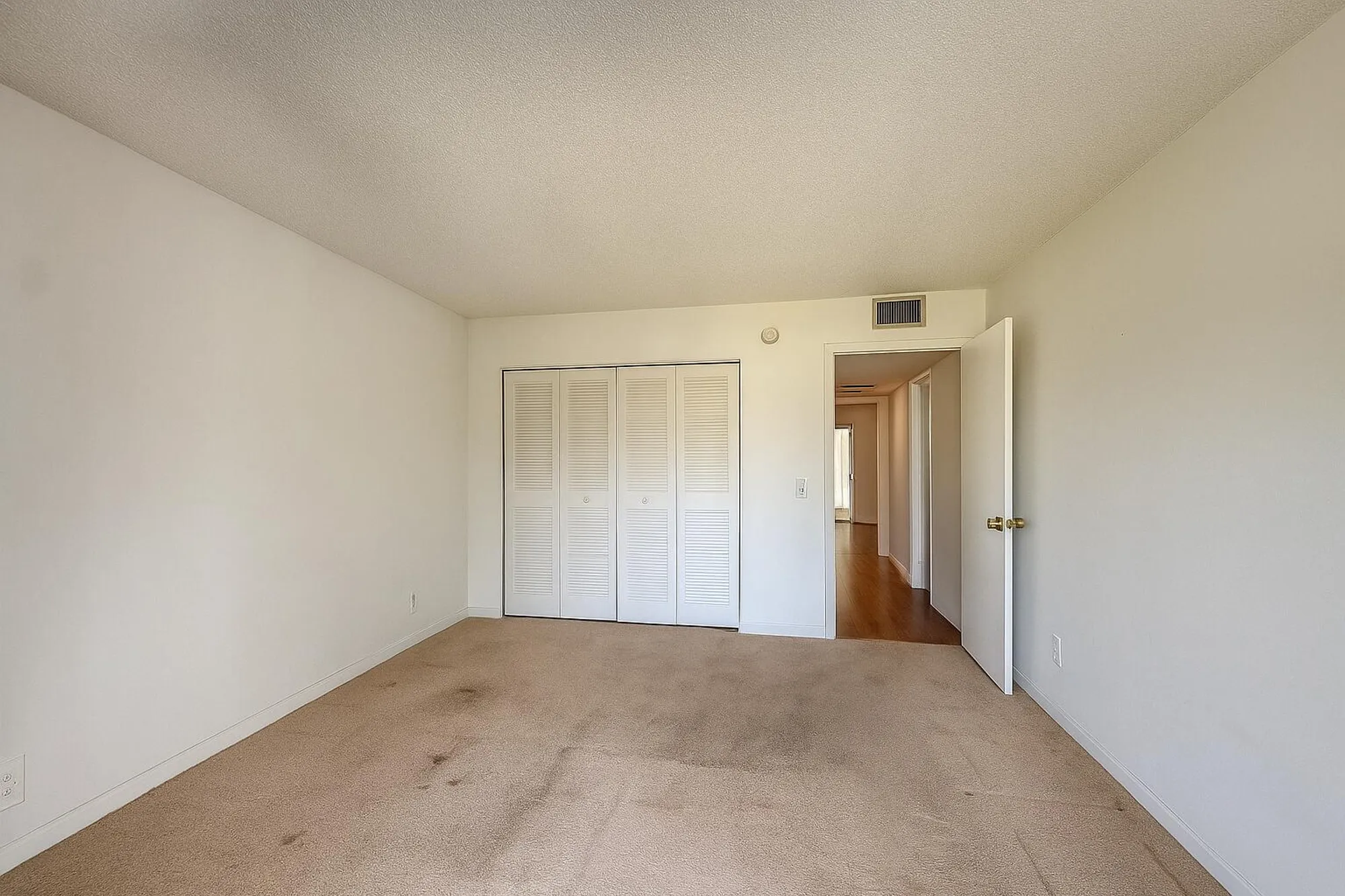 Property Slideshow image 14 of 22 | 3000 springdale blvd v303, Palm Springs, FL, 33461