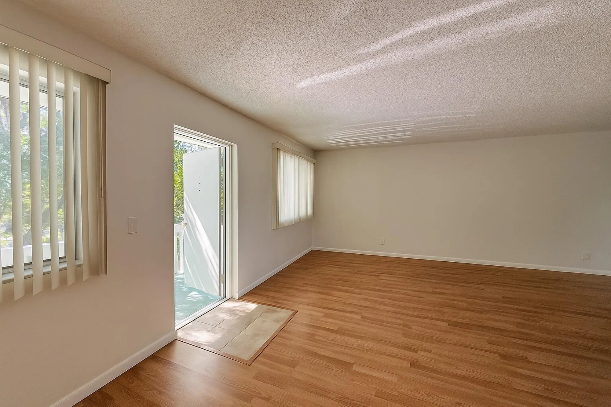 Property Slideshow image 8 of 22 | 3000 springdale blvd v303, Palm Springs, FL, 33461