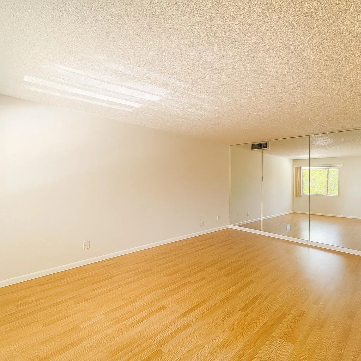 Property Slideshow image 11 of 22 | 3000 springdale blvd v303, Palm Springs, FL, 33461