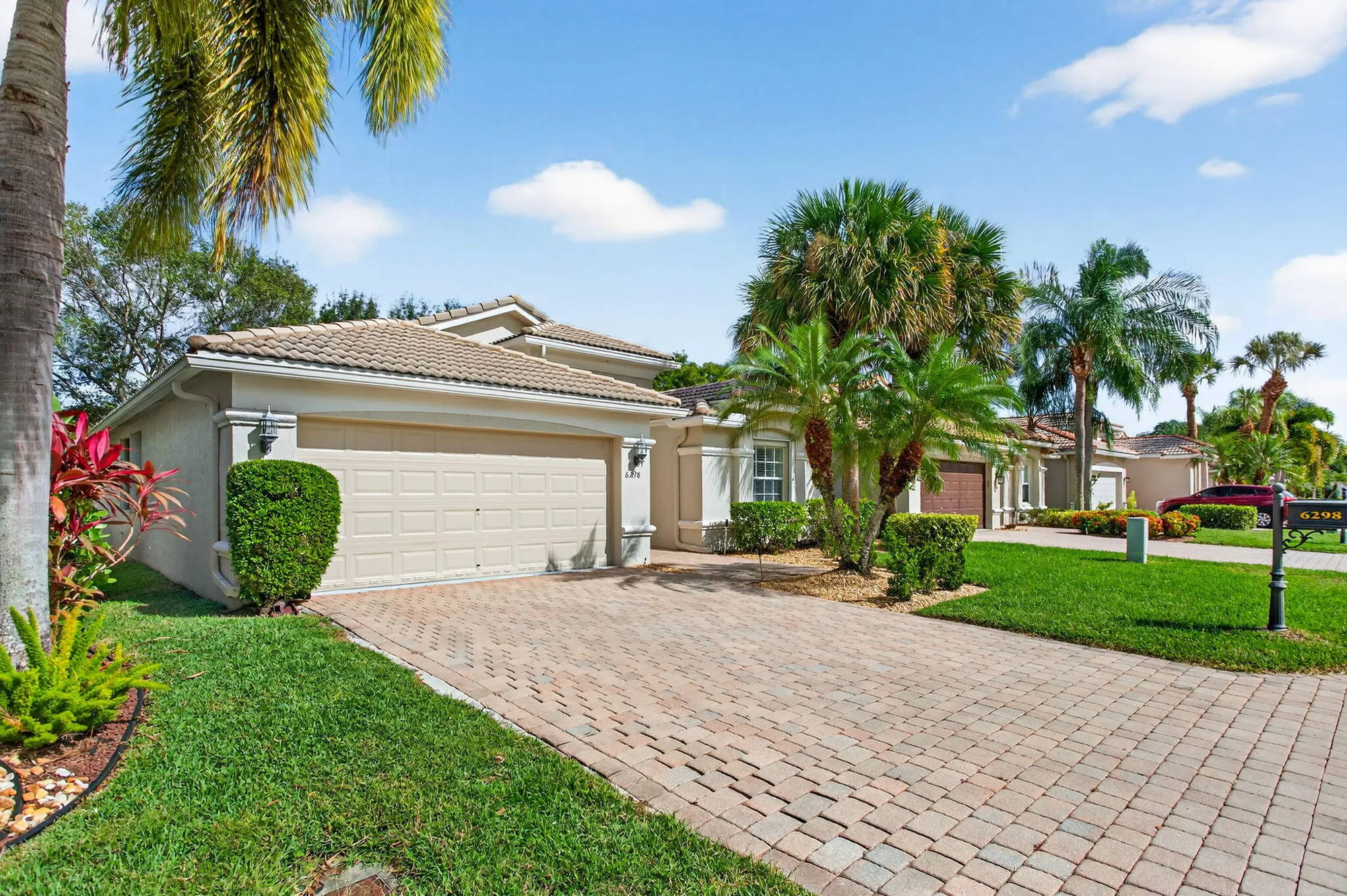 Property Slideshow image 2 of 38 | 6298 via primo st, Lake Worth, FL, 33467