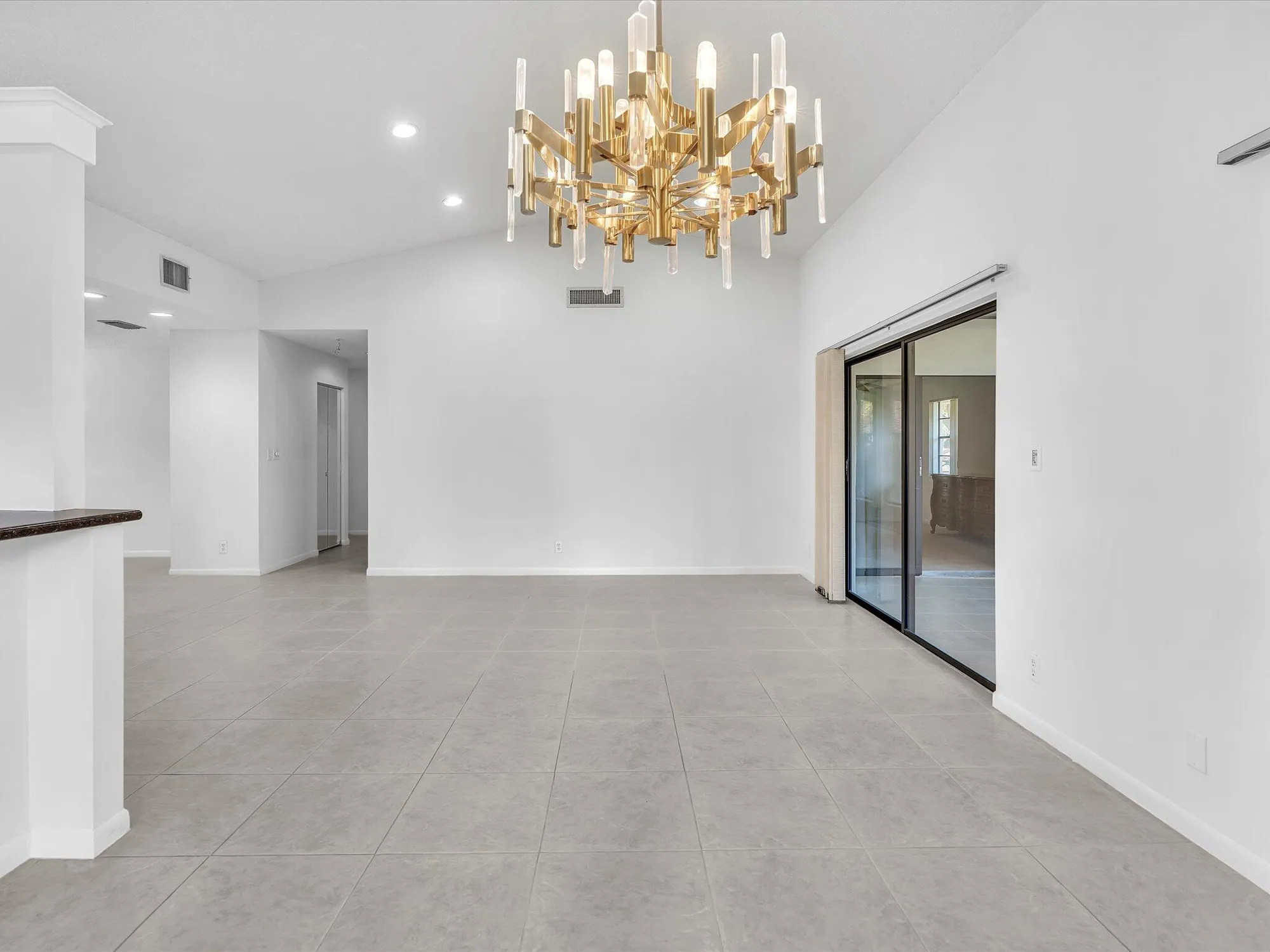 Property Slideshow image 14 of 57 | 10694 ocean palm way 202, Boynton Beach, FL, 33437