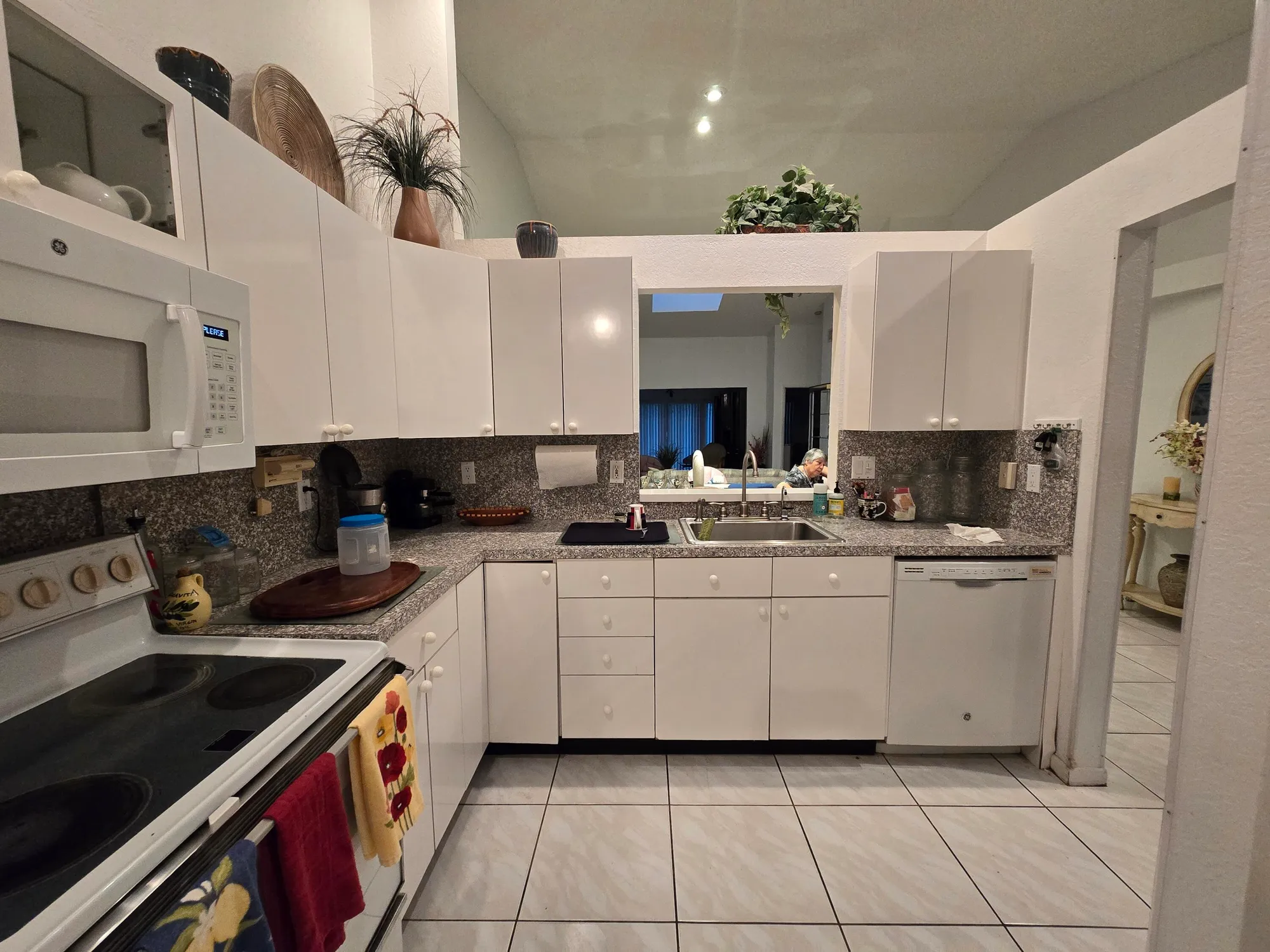 Property Slideshow image 3 of 10 | 8385 springlake dr b, Boca Raton, FL, 33496