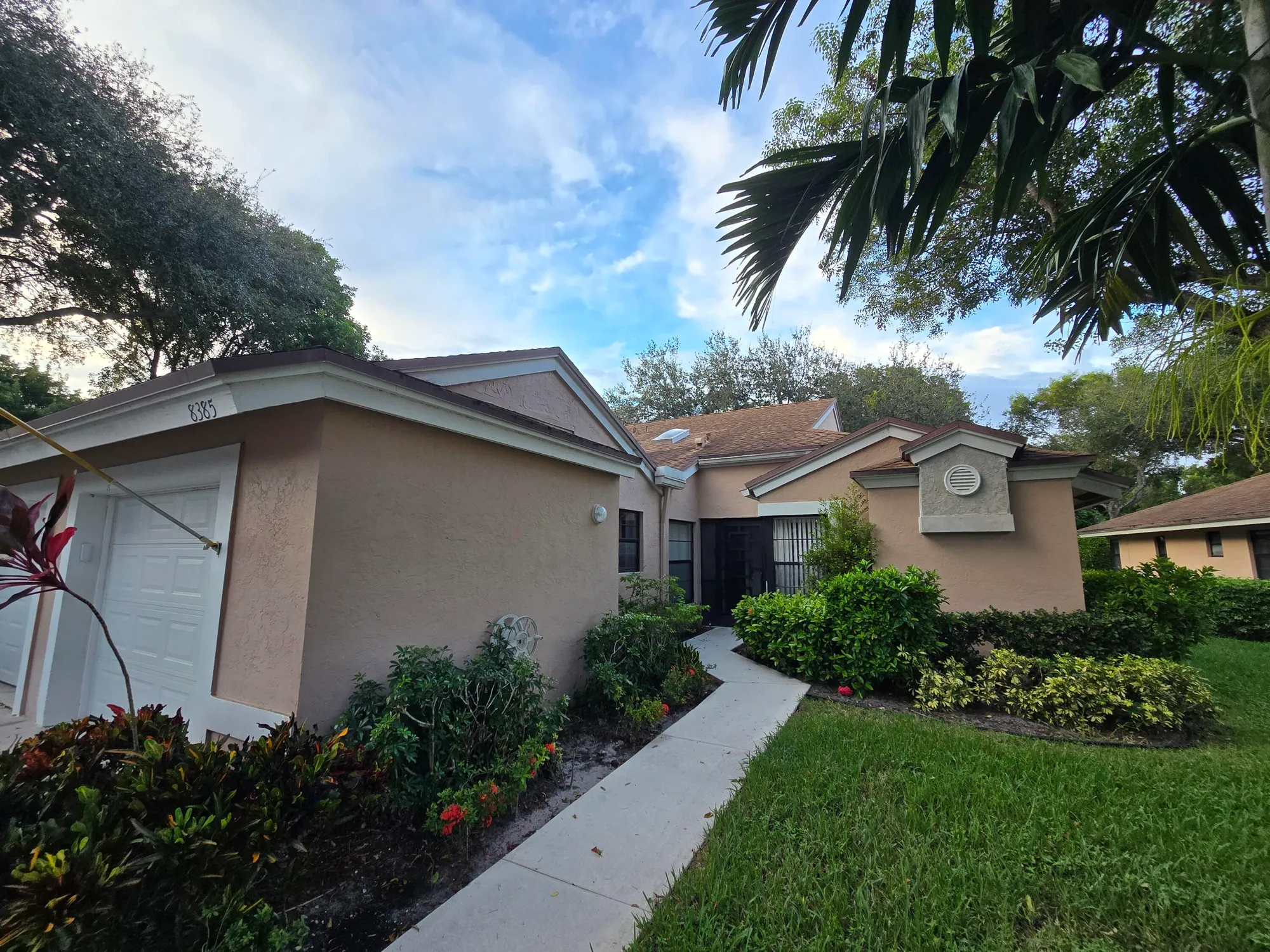 Property Slideshow image 1 of 10 | 8385 springlake dr b, Boca Raton, FL, 33496