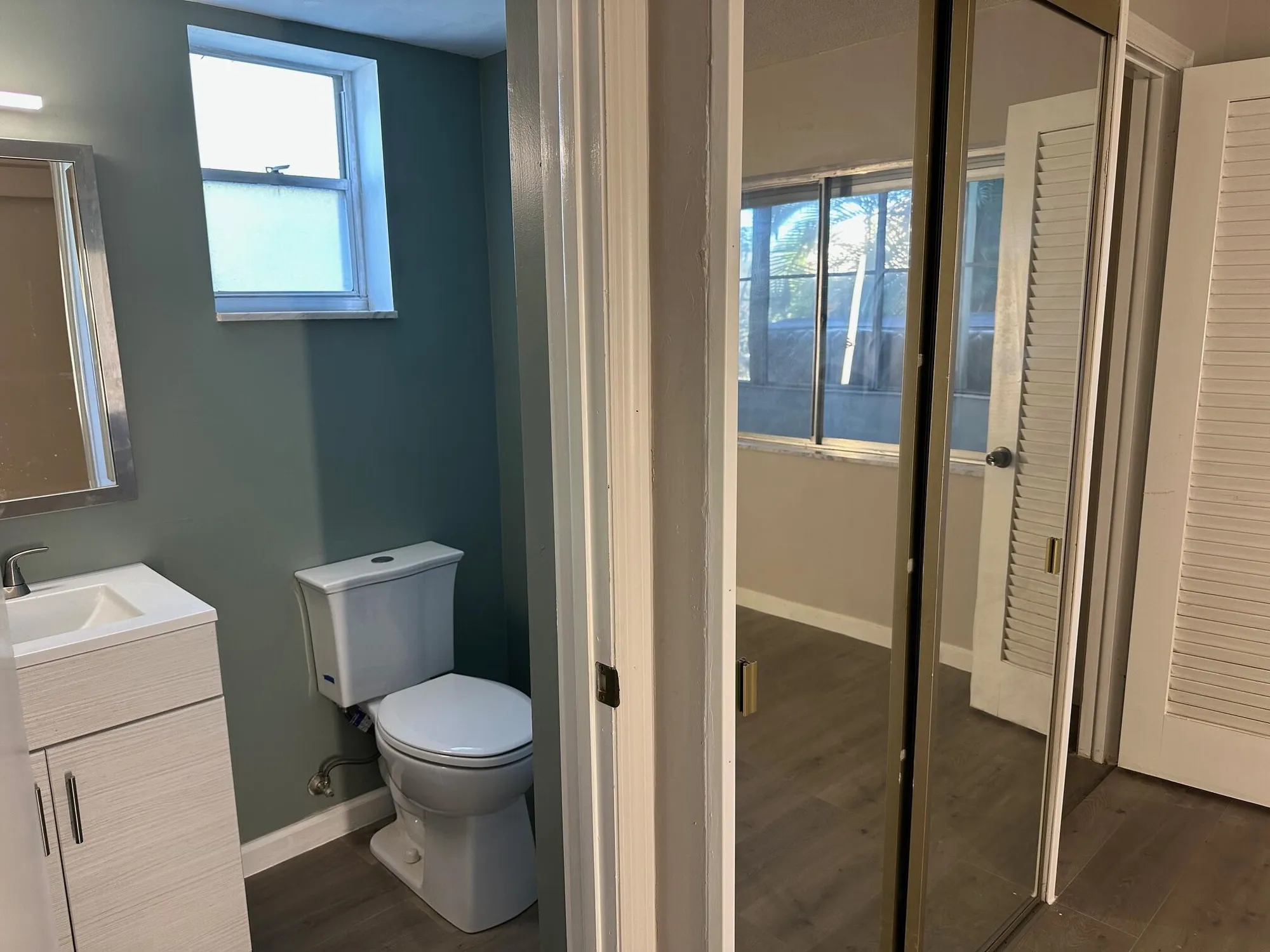 Property Slideshow image 10 of 17 | 2811 garden dr 101, Lake Worth, FL, 33461