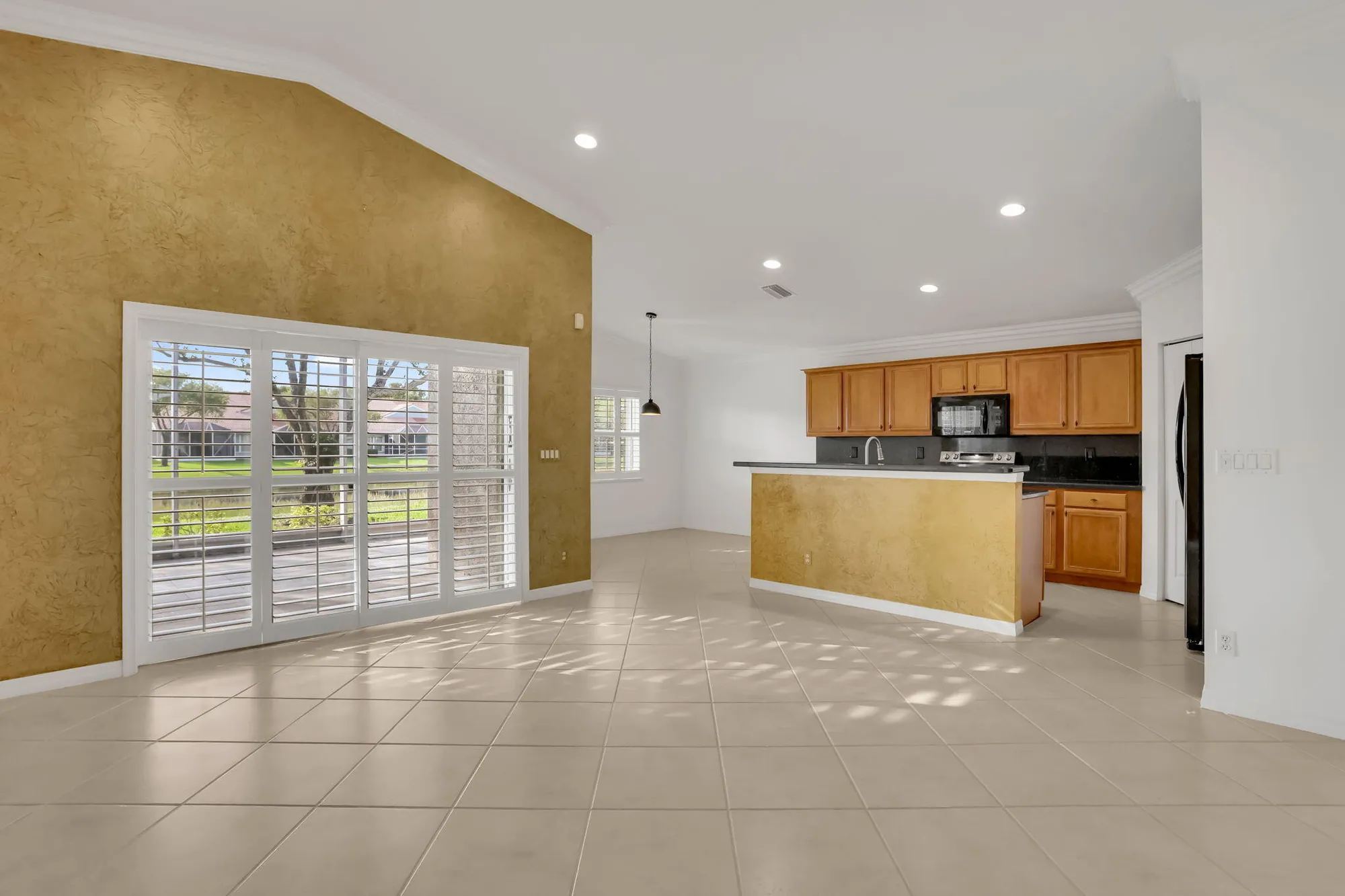 Property Slideshow image 10 of 32 | 8298 duomo cir, Boynton Beach, FL, 33472