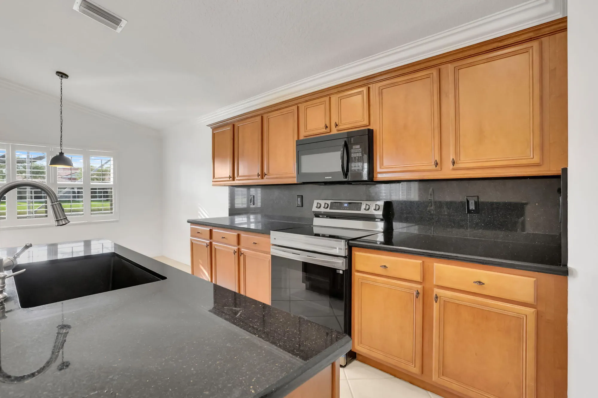 Property Slideshow image 13 of 32 | 8298 duomo cir, Boynton Beach, FL, 33472