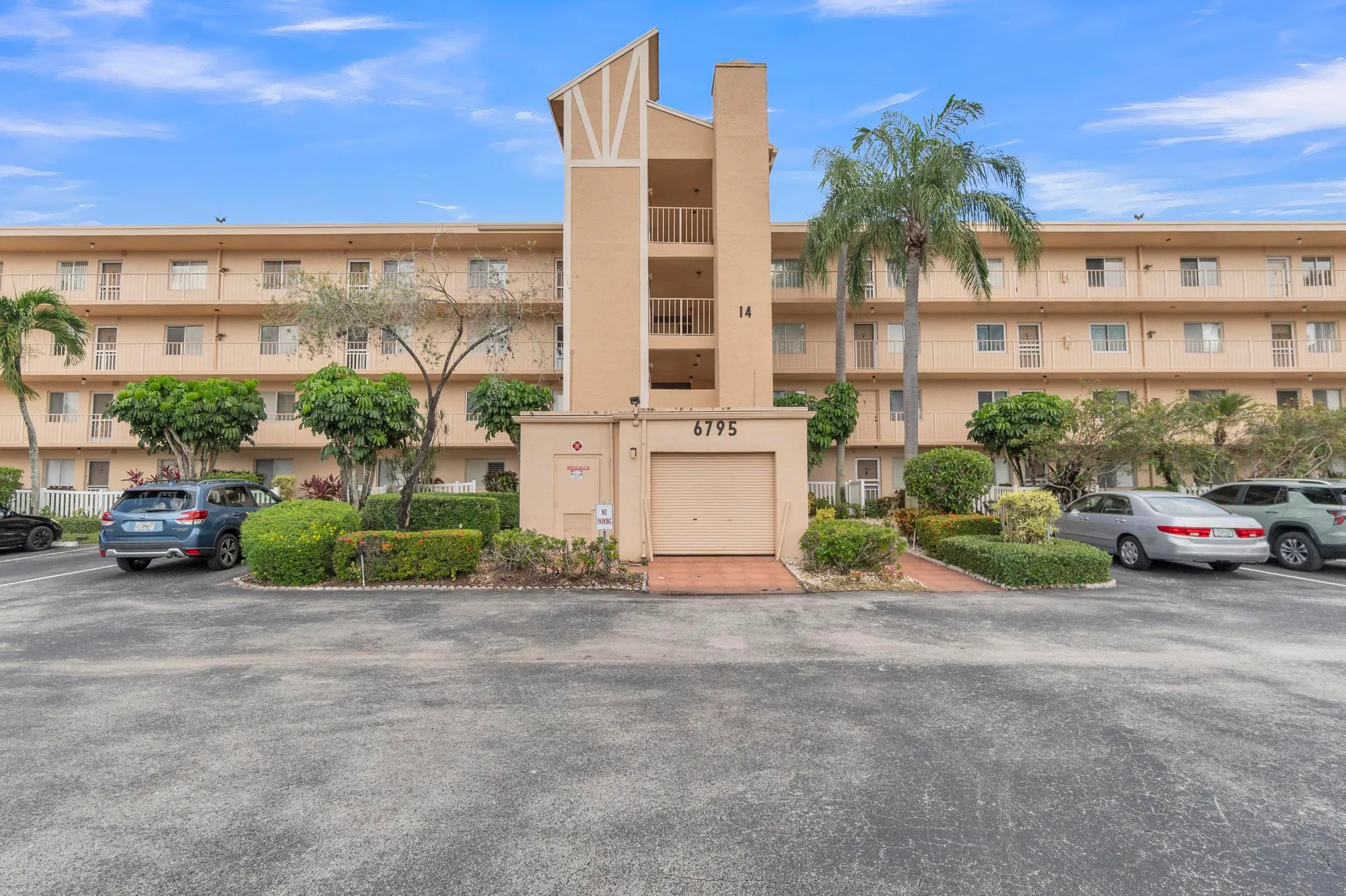 Property Slideshow image 1 of 72 | 6795 huntington ln apt 306, Delray Beach, FL, 33446