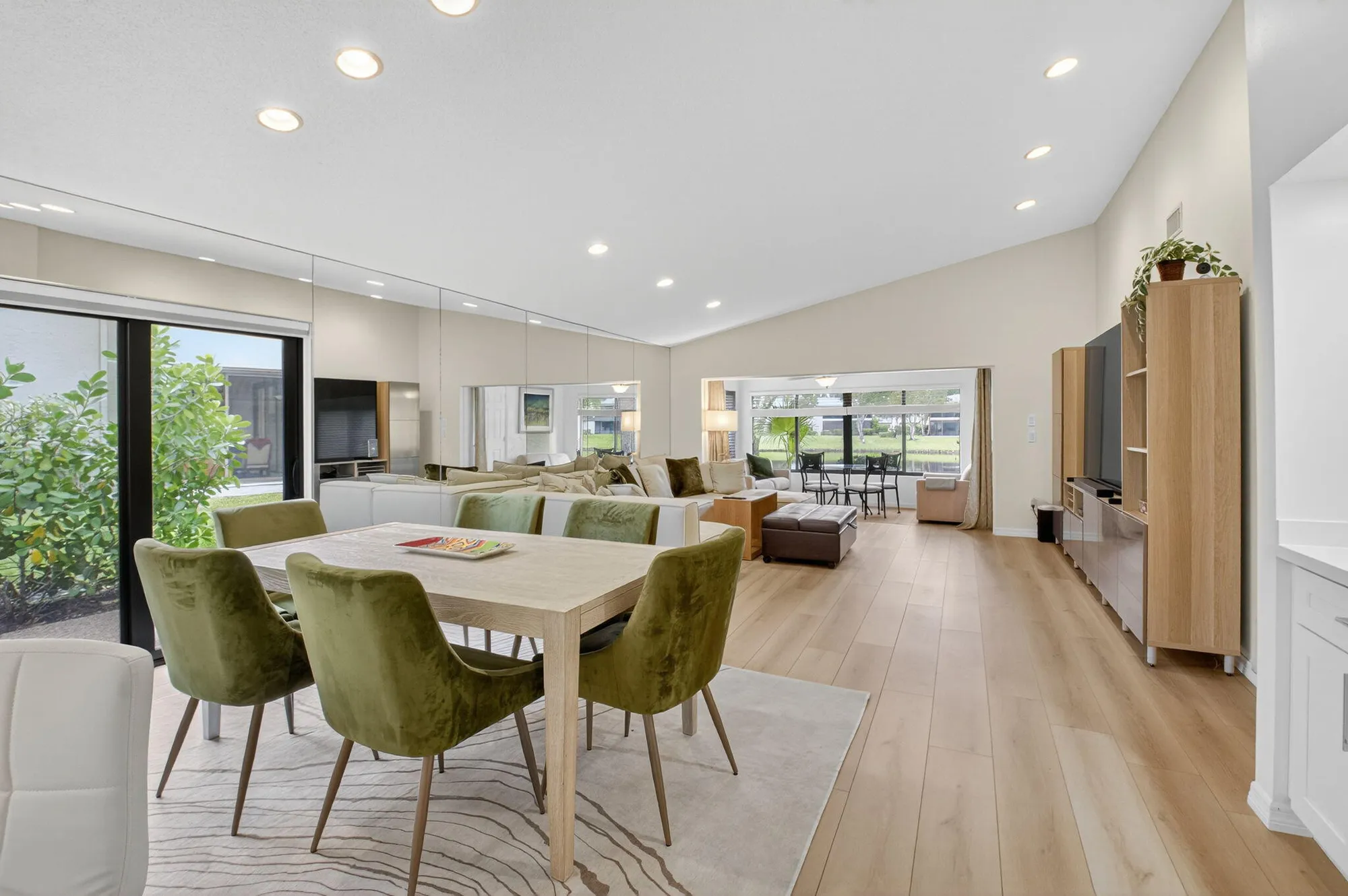 Property Slideshow image 26 of 94 | 24 westgate ln a, Boynton Beach, FL, 33436