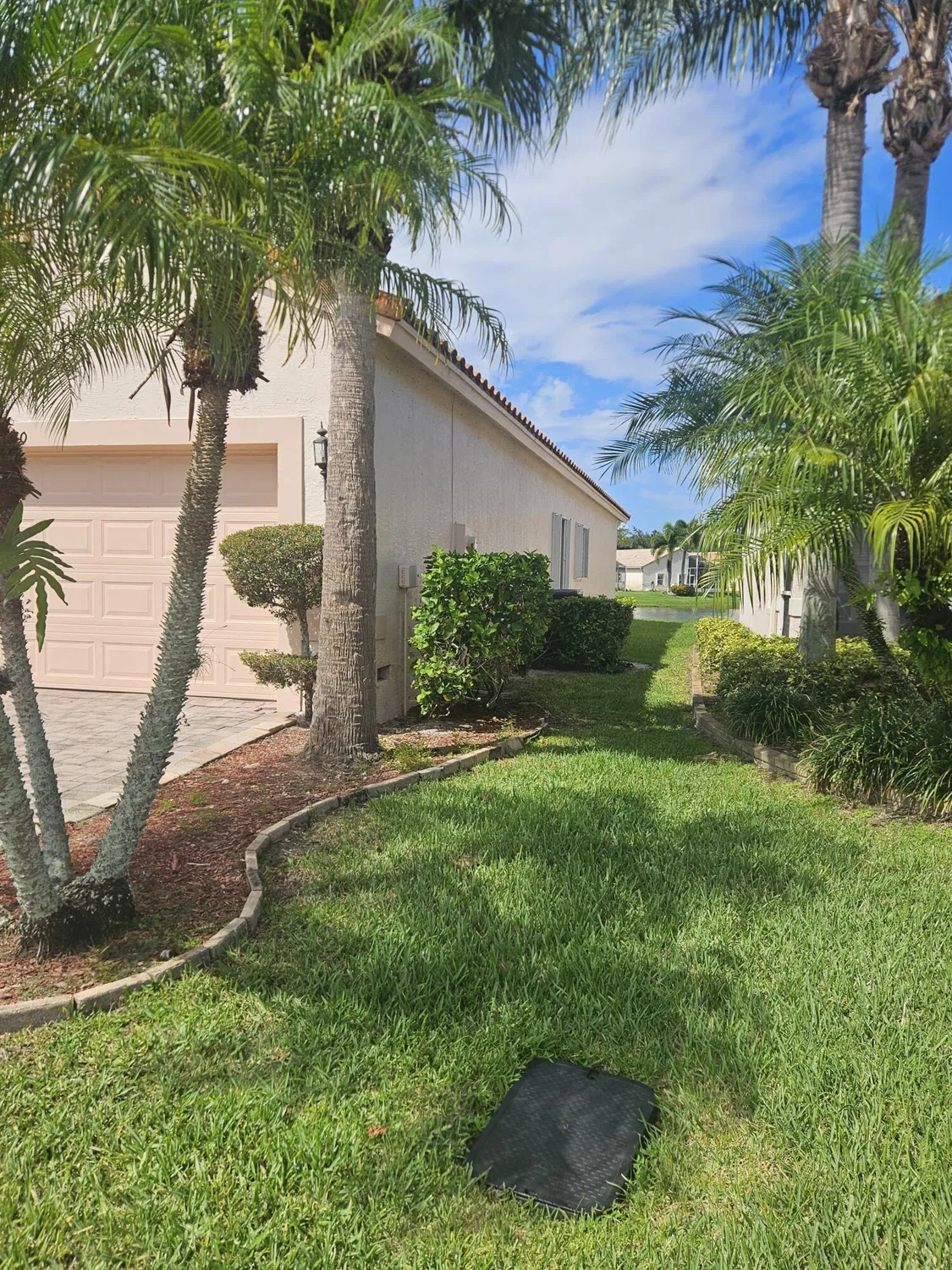 Property Slideshow image 2 of 25 | 340 nw breezy point loop, Port Saint Lucie, FL, 34986
