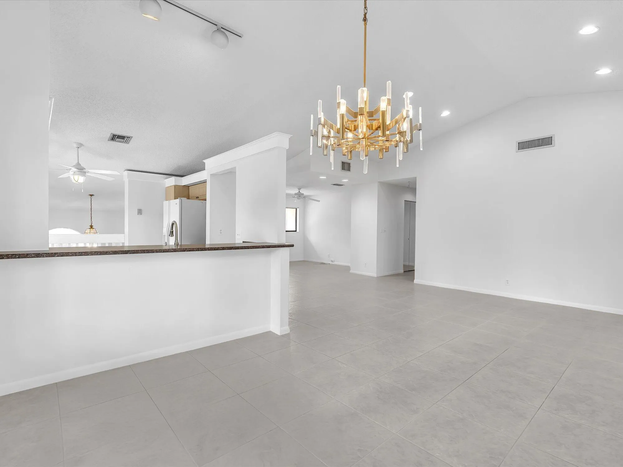 Property Slideshow image 13 of 57 | 10694 ocean palm way 202, Boynton Beach, FL, 33437