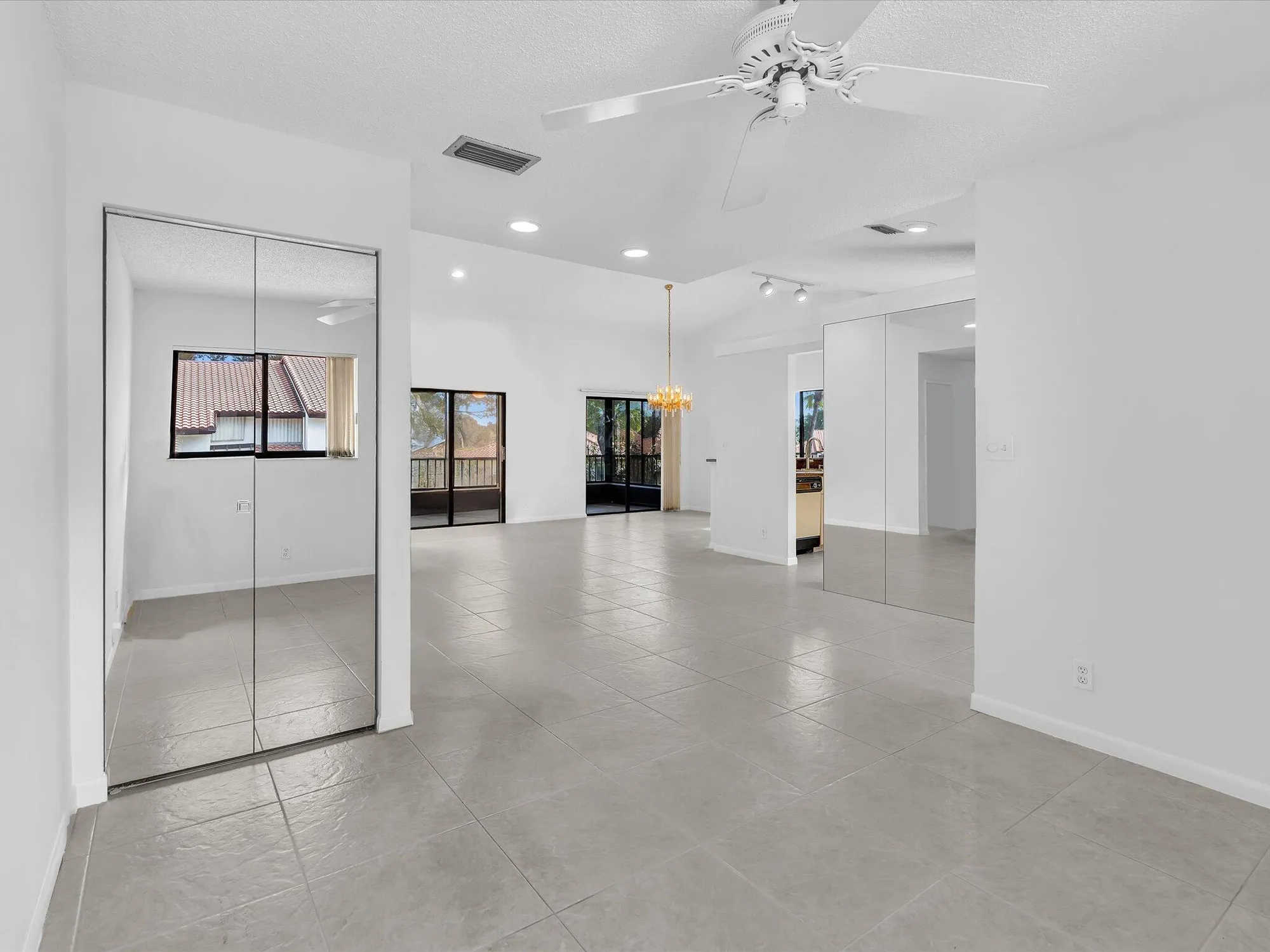 Property Slideshow image 16 of 57 | 10694 ocean palm way 202, Boynton Beach, FL, 33437