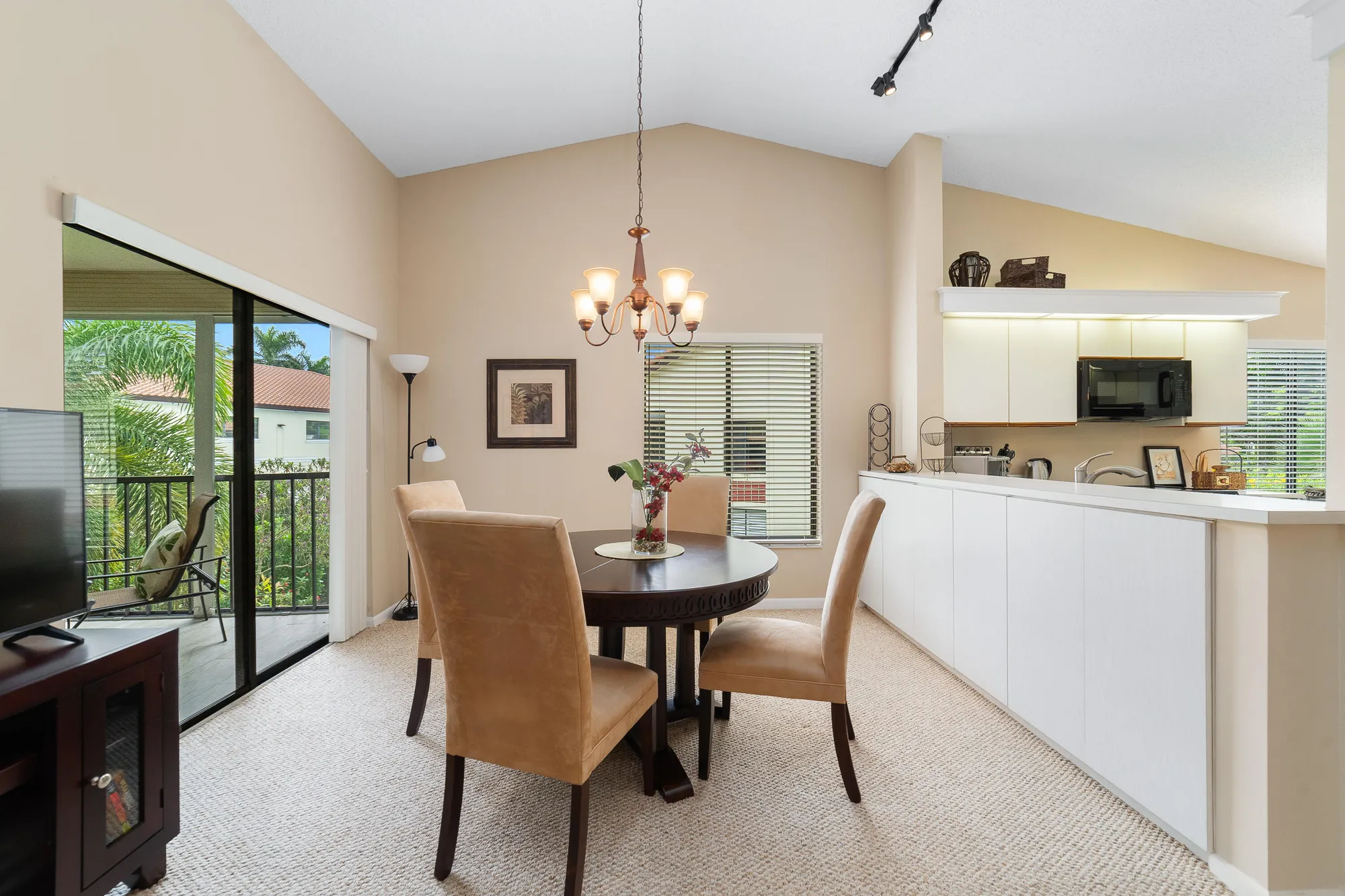 Property Slideshow image 7 of 27 | 10754 sun palm ln apt 202, Boynton Beach, FL, 33437