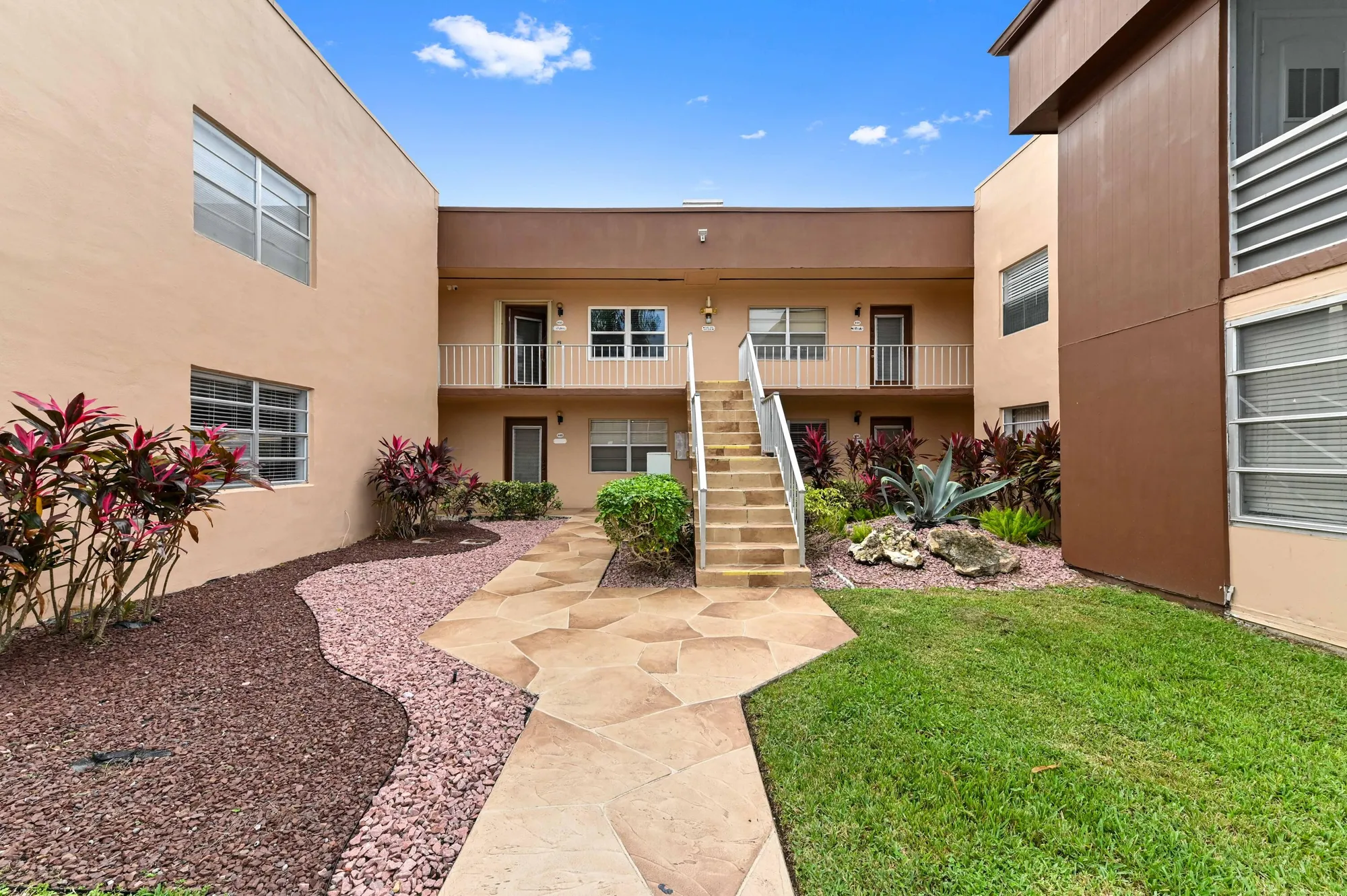 Property Slideshow image 24 of 36 | 490 burgundy k, Delray Beach, FL, 33484