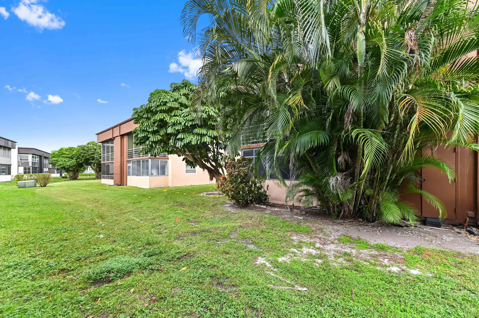 Property Slideshow image 23 of 36 | 490 burgundy k, Delray Beach, FL, 33484