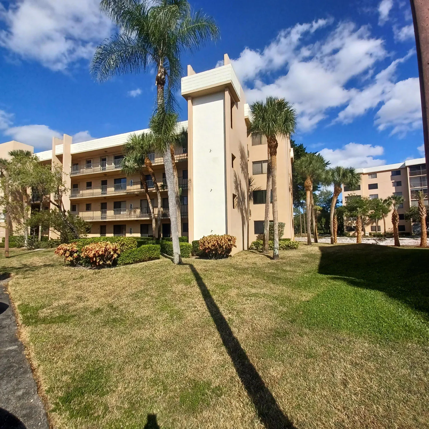Property Slideshow image 18 of 24 | 4820 lucerne lakes blvd 108, Lake Worth, FL, 33467