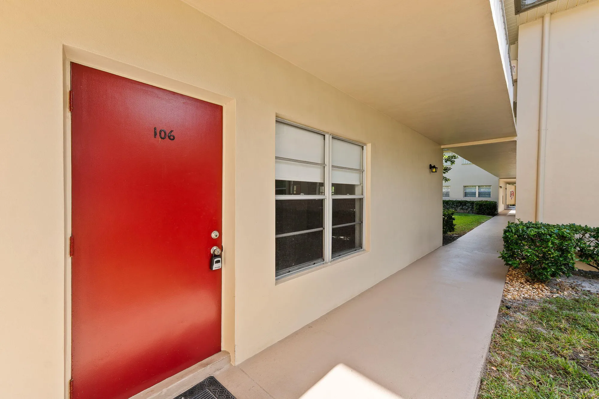 Property Slideshow image 6 of 38 | 27 vista gardens trl apt 106, Vero Beach, FL, 32962