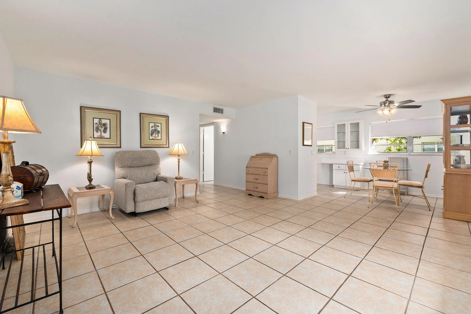 Property Slideshow image 8 of 38 | 27 vista gardens trl apt 106, Vero Beach, FL, 32962