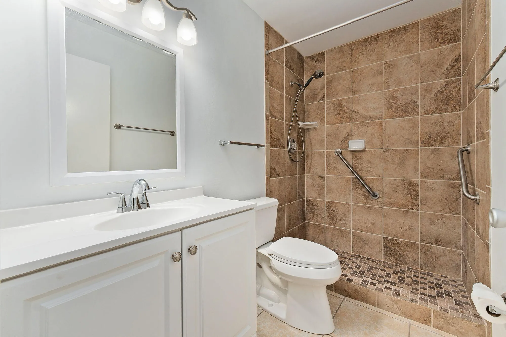 Property Slideshow image 15 of 38 | 27 vista gardens trl apt 106, Vero Beach, FL, 32962
