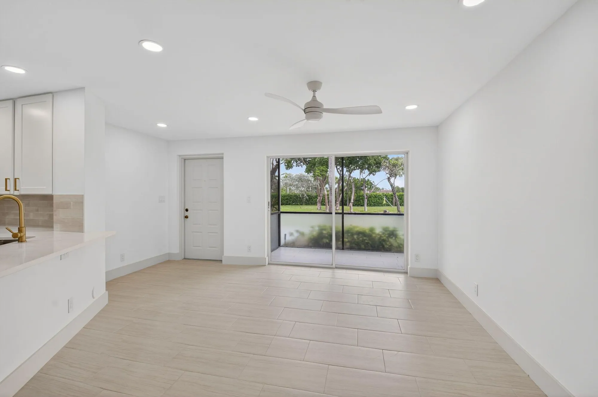 Property Slideshow image 3 of 25 | 7547 s oriole blvd 101, Delray Beach, FL, 33446