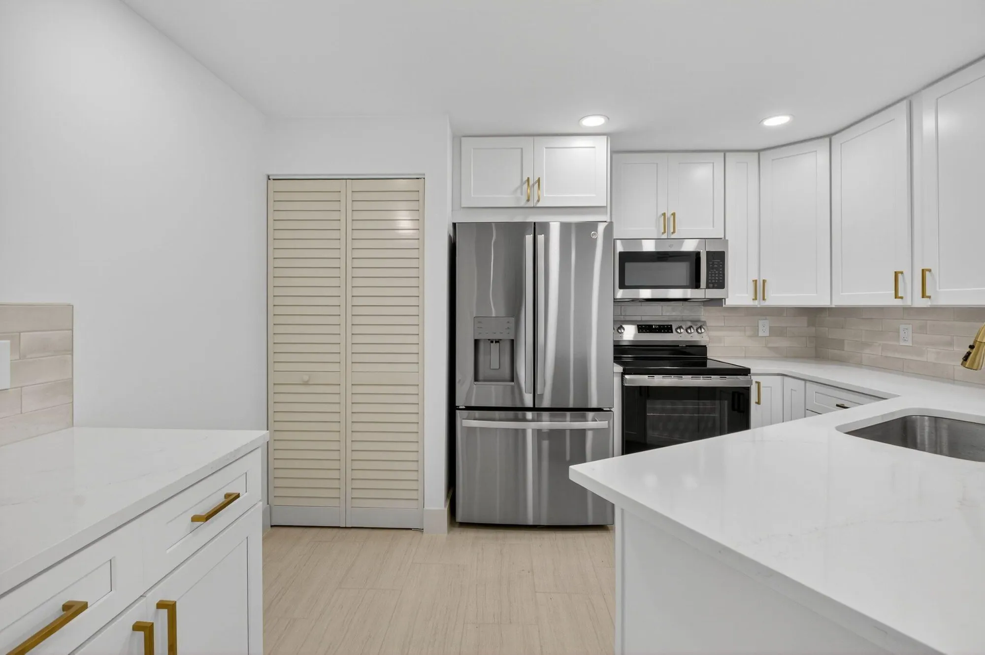 Property Slideshow image 5 of 25 | 7547 s oriole blvd 101, Delray Beach, FL, 33446