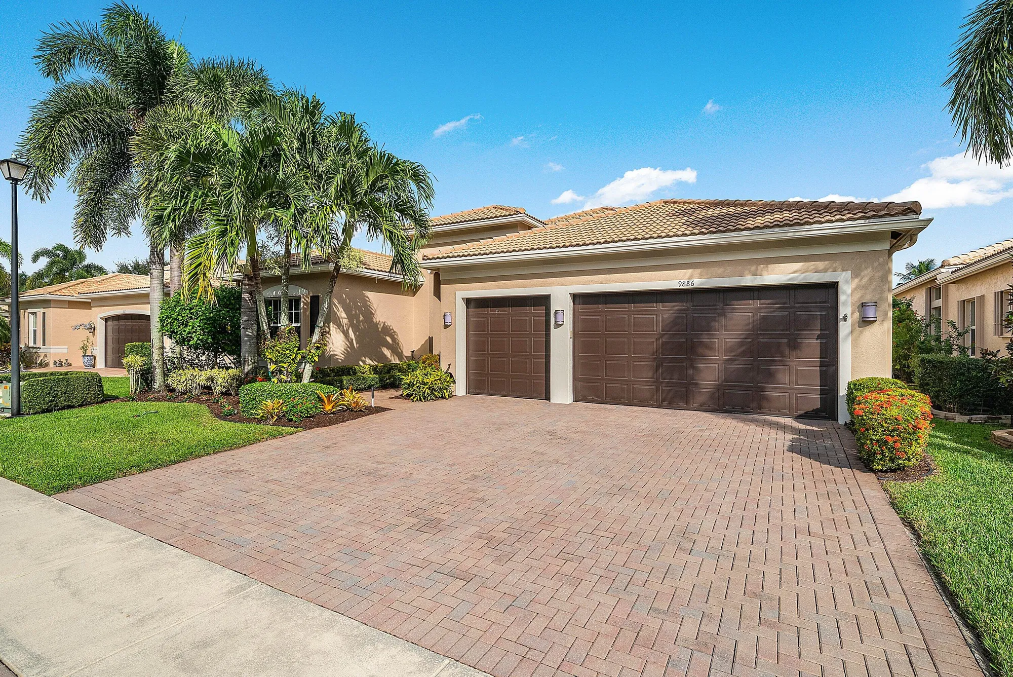 Property Slideshow image 9 of 48 | 9886 bluefield dr, Boynton Beach, FL, 33473