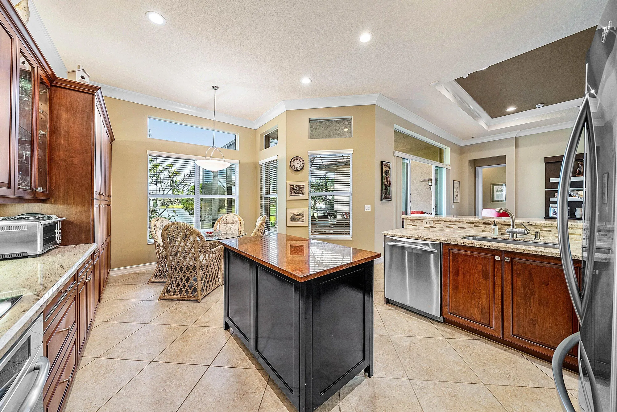 Property Slideshow image 17 of 48 | 9886 bluefield dr, Boynton Beach, FL, 33473