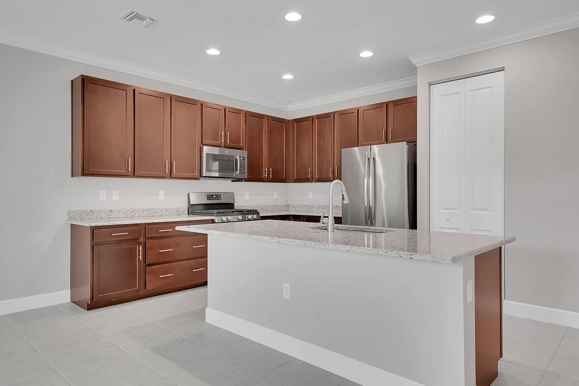 Property Slideshow image 11 of 41 | 11081 sw carriage hill ln, Port Saint Lucie, FL, 34987