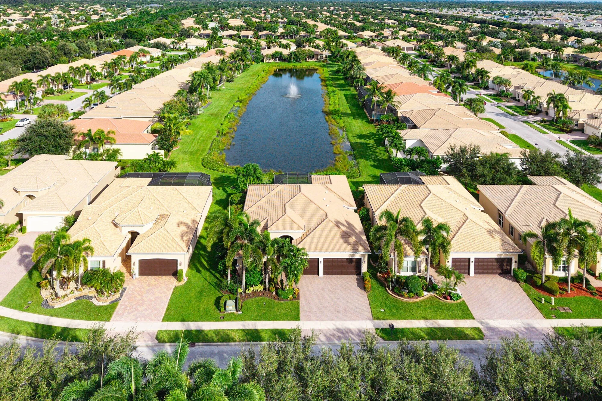 Property Slideshow image 43 of 48 | 9886 bluefield dr, Boynton Beach, FL, 33473