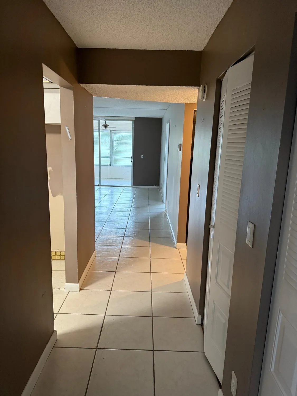 Property Slideshow image 8 of 25 | 26 abbey ln apt 104, Delray Beach, FL, 33446