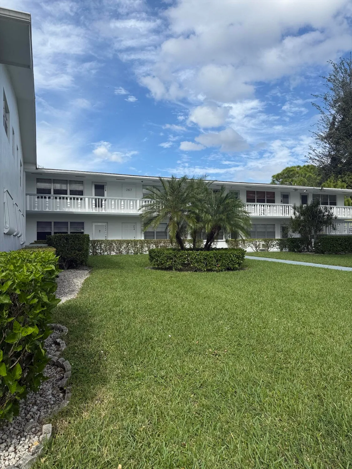 Property Slideshow image 1 of 14 | 268 windsor l, West Palm Beach, FL, 33417