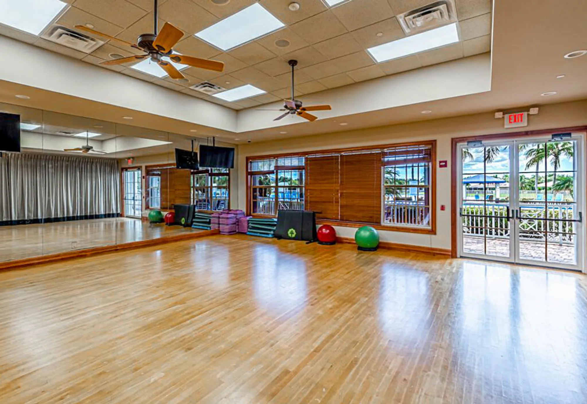 Property Slideshow image 37 of 48 | 9889 galleon dr, West Palm Beach, FL, 33411