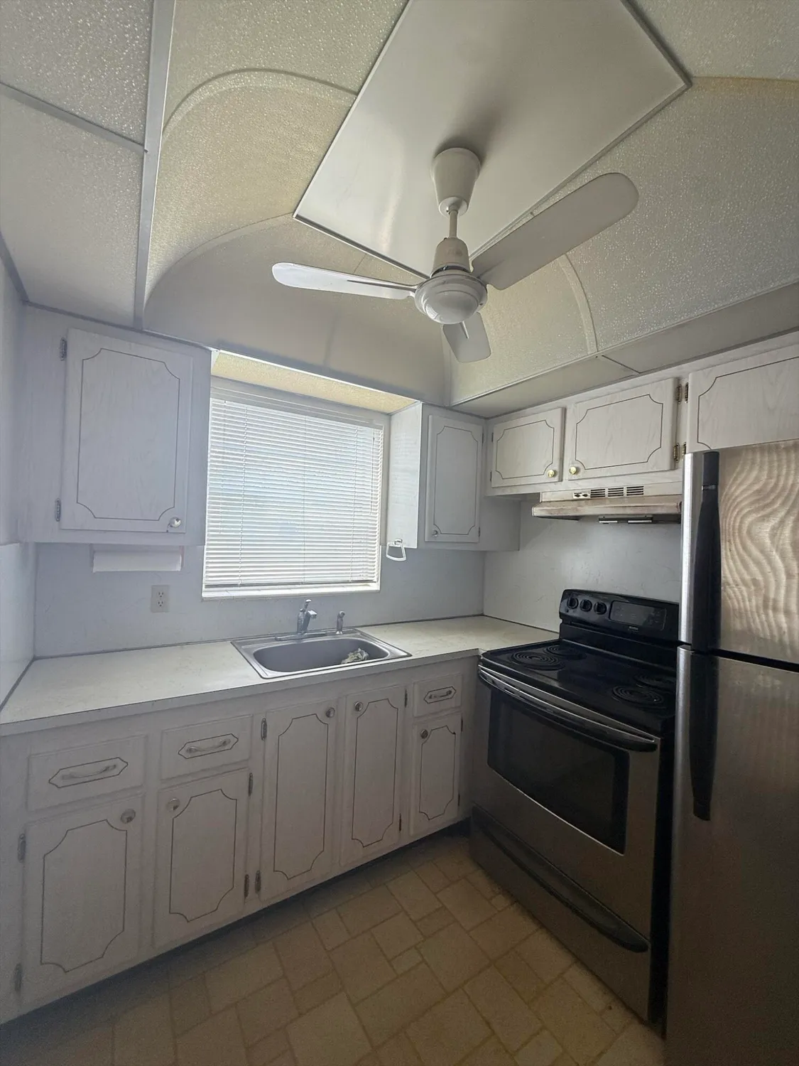 Property Slideshow image 8 of 14 | 268 windsor l, West Palm Beach, FL, 33417