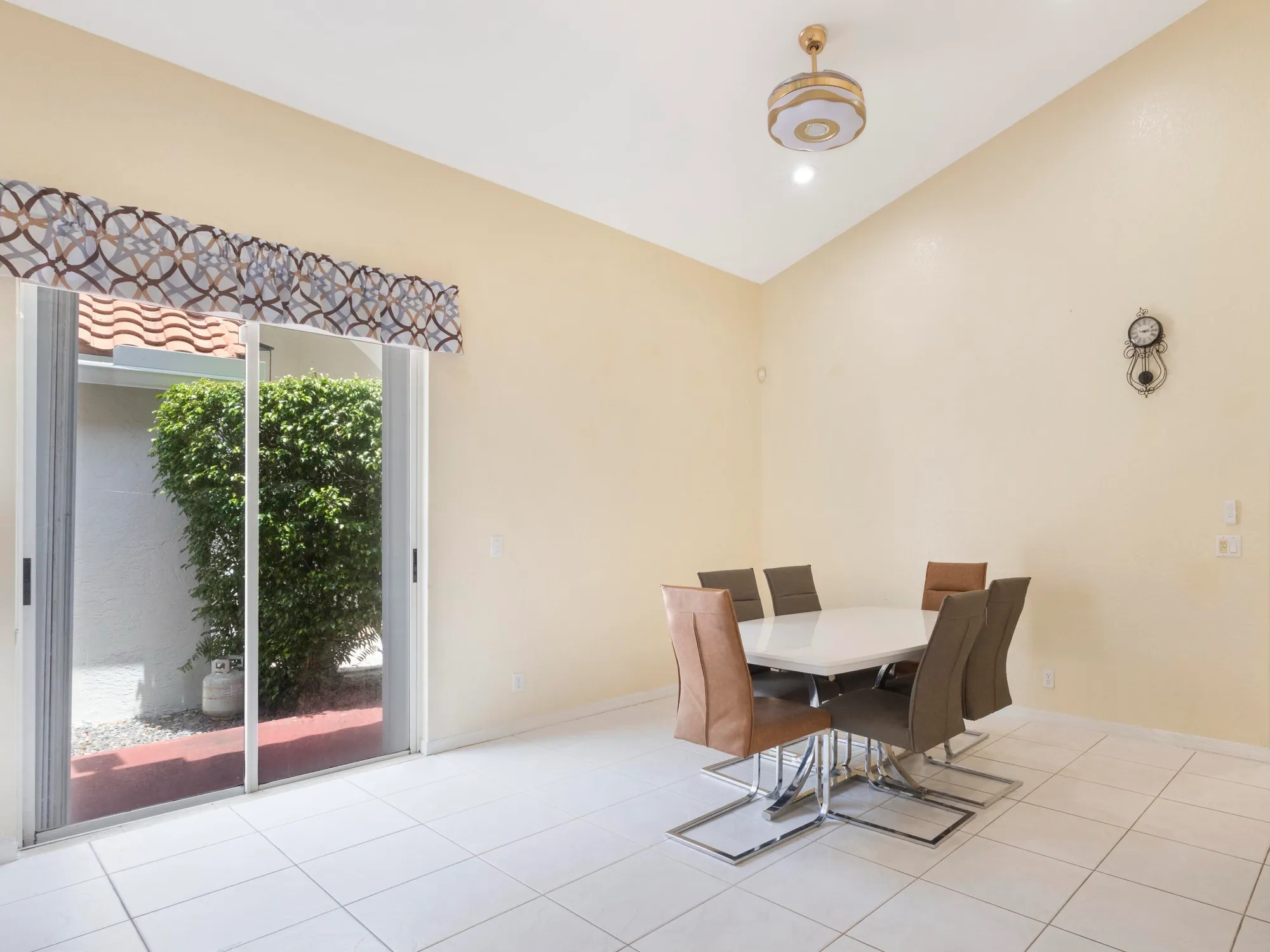 Property Slideshow image 14 of 42 | 5159 brookview dr, Boynton Beach, FL, 33437
