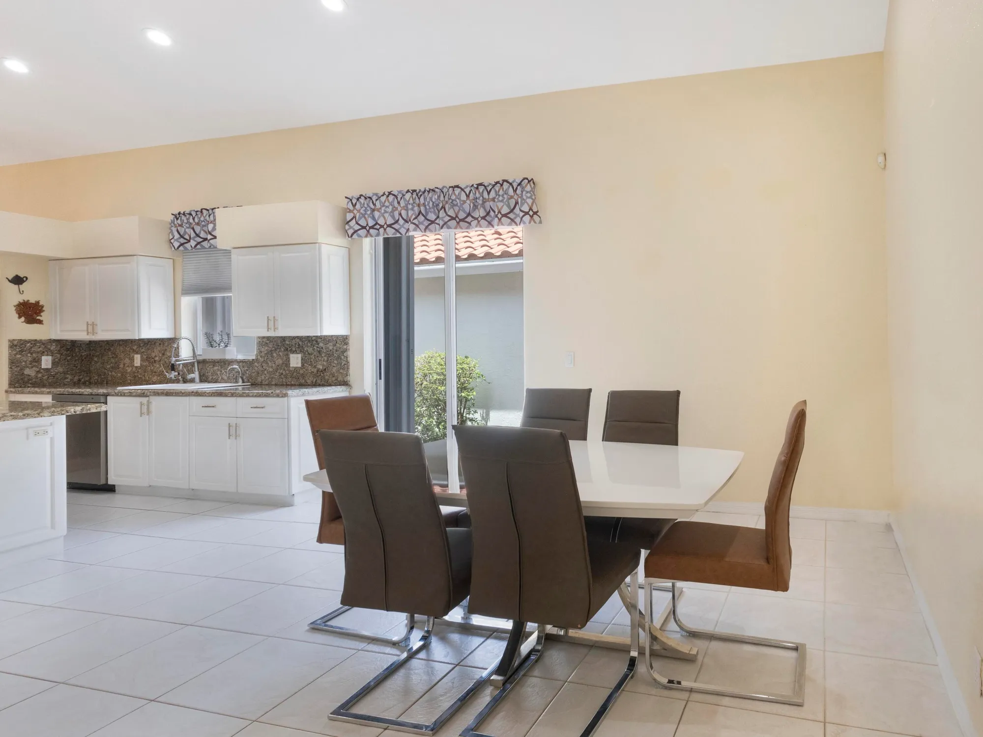 Property Slideshow image 13 of 42 | 5159 brookview dr, Boynton Beach, FL, 33437