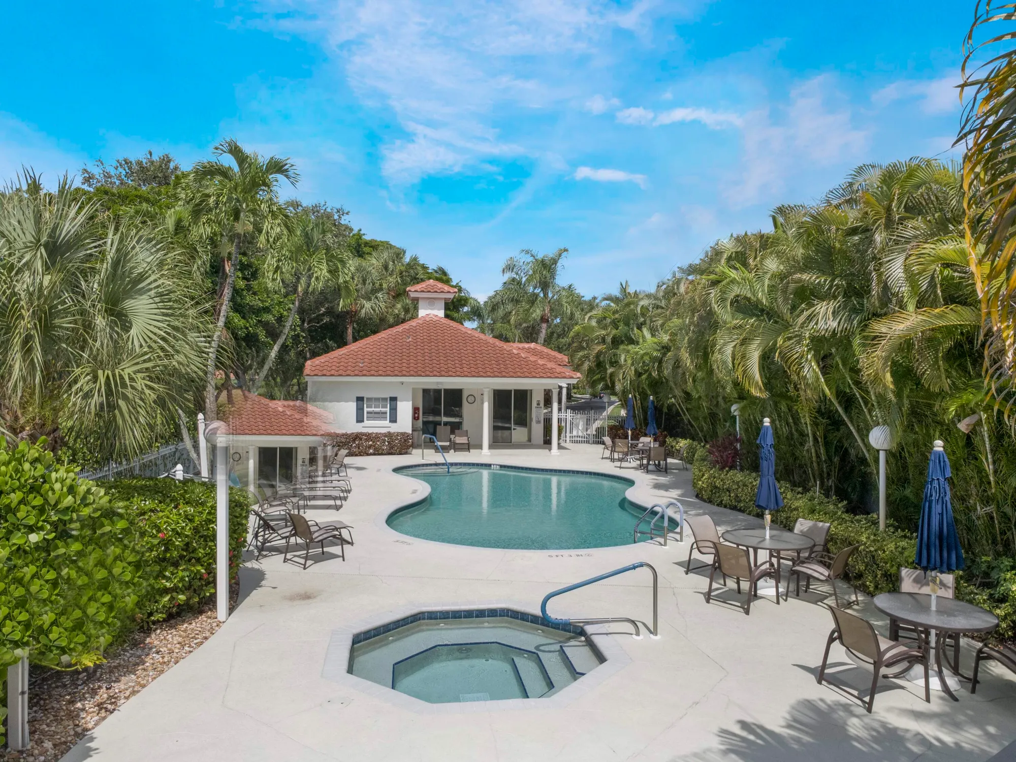 Property Slideshow image 34 of 42 | 5159 brookview dr, Boynton Beach, FL, 33437