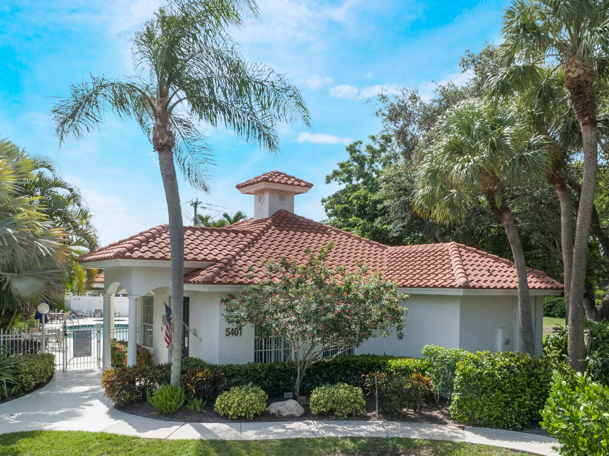 Property Slideshow image 33 of 42 | 5159 brookview dr, Boynton Beach, FL, 33437