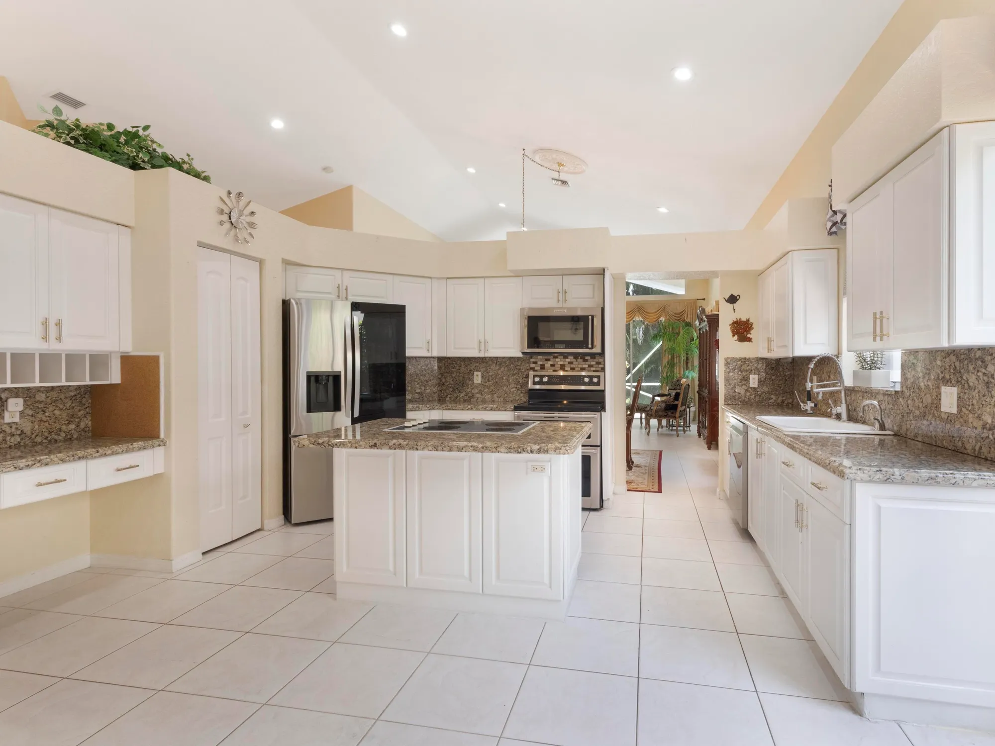 Property Slideshow image 9 of 42 | 5159 brookview dr, Boynton Beach, FL, 33437