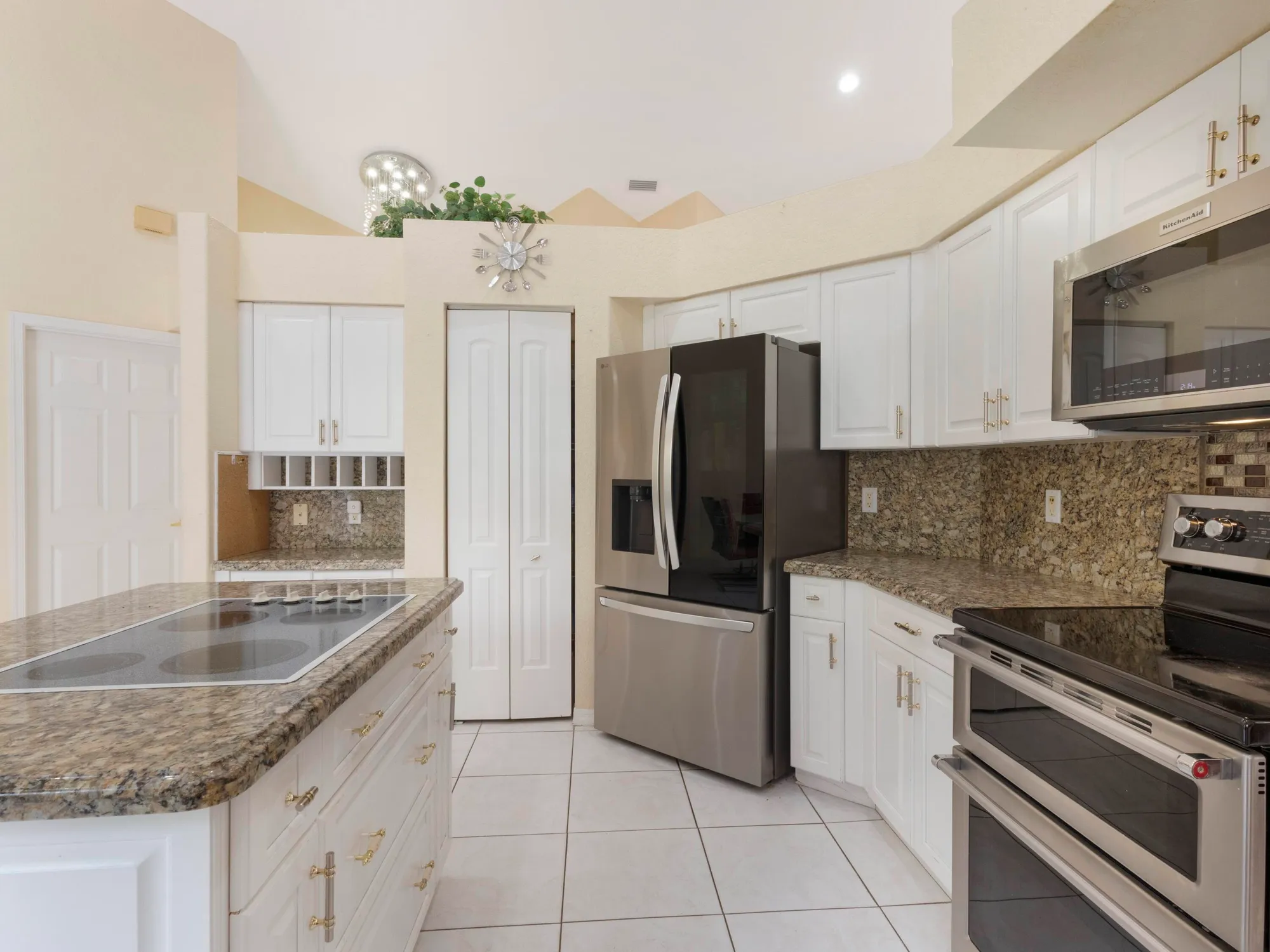 Property Slideshow image 11 of 42 | 5159 brookview dr, Boynton Beach, FL, 33437