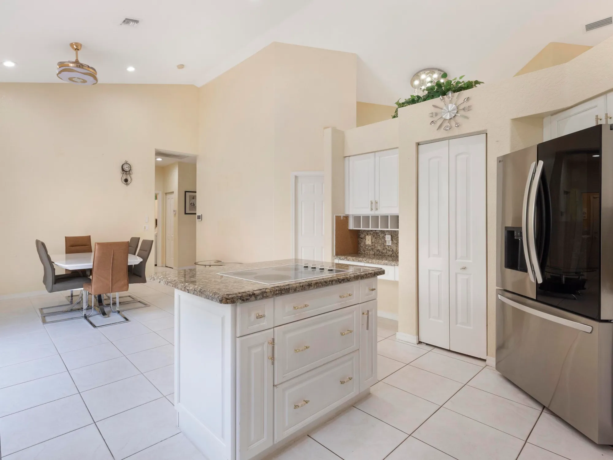 Property Slideshow image 12 of 42 | 5159 brookview dr, Boynton Beach, FL, 33437