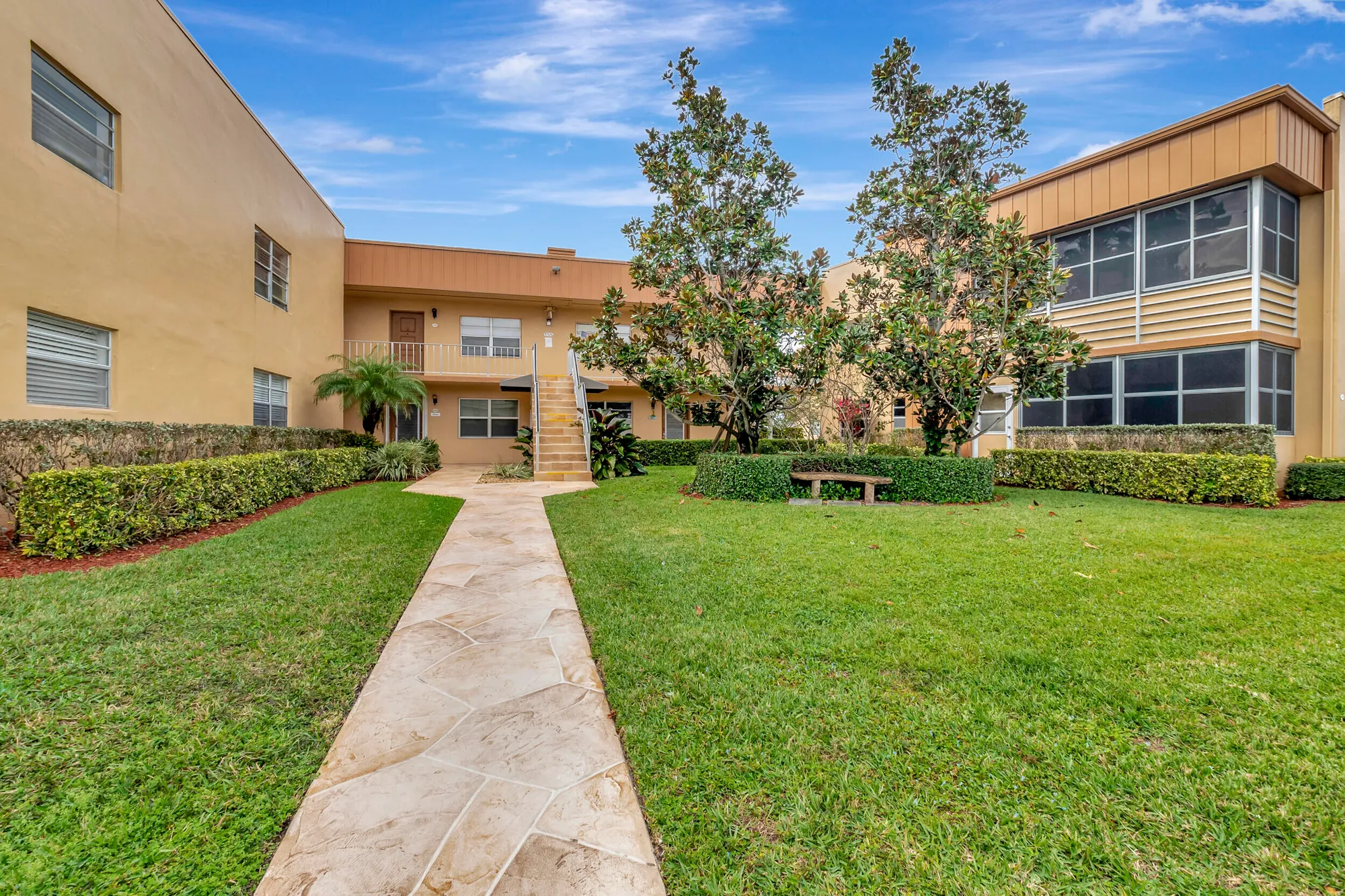 Property Slideshow image 4 of 56 | 445 flanders j, Delray Beach, FL, 33484