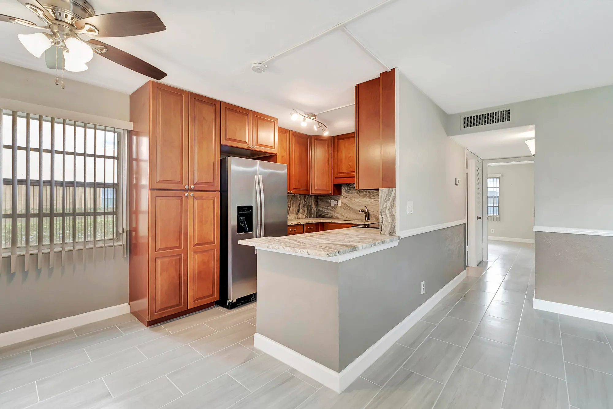 Property Slideshow image 13 of 56 | 445 flanders j, Delray Beach, FL, 33484