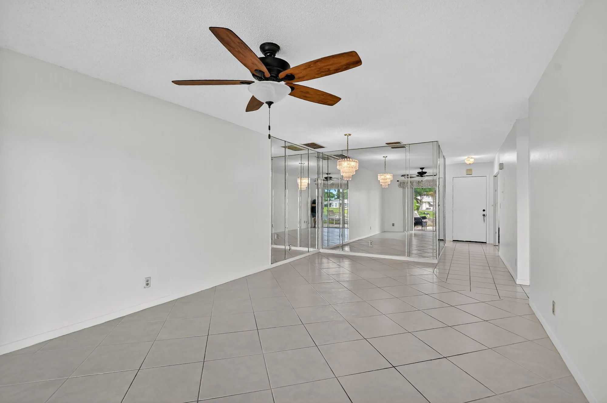 Property Slideshow image 15 of 38 | 8747 warwick dr # 271, Boca Raton, FL, 33433