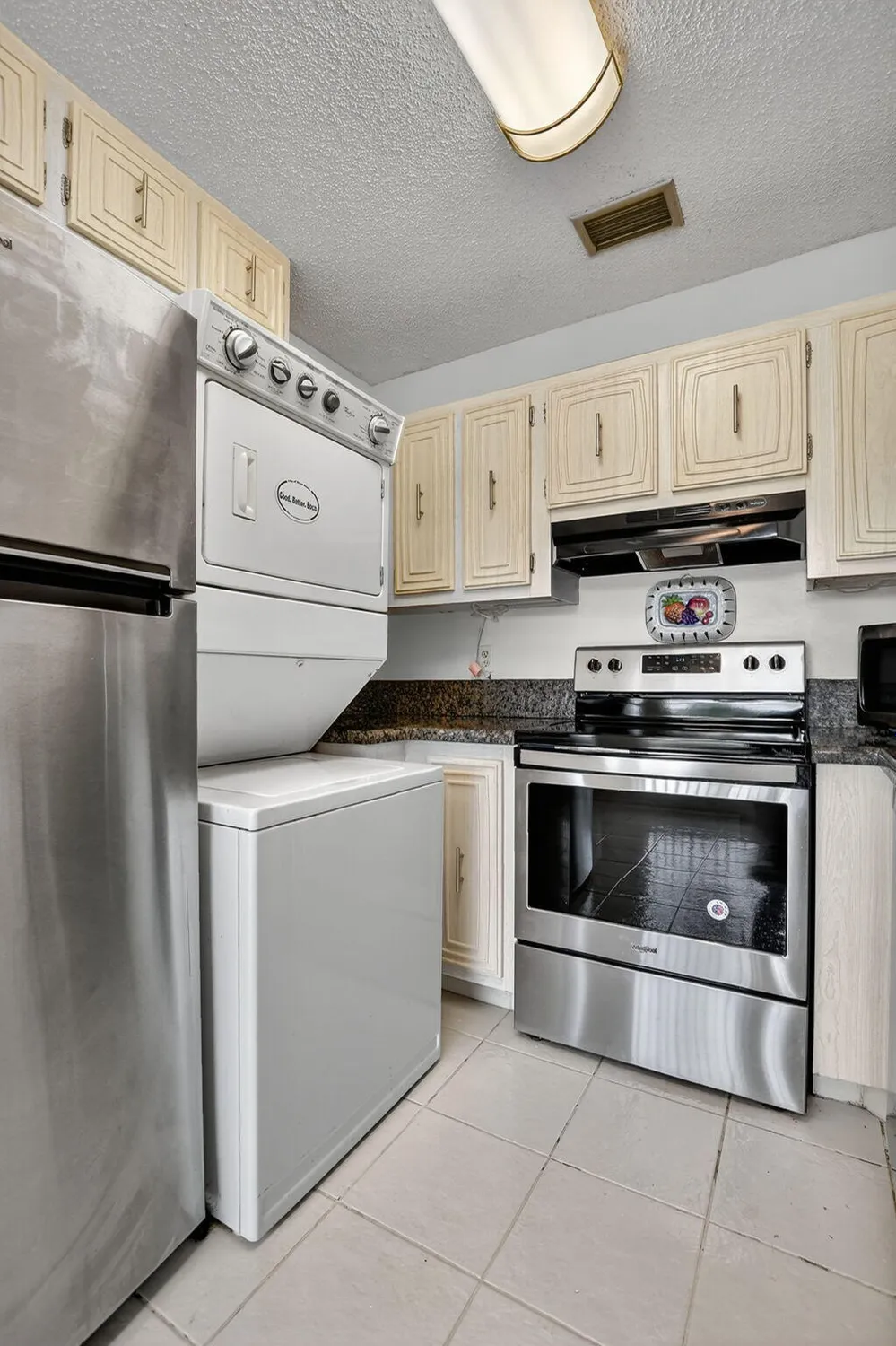 Property Slideshow image 18 of 38 | 8747 warwick dr # 271, Boca Raton, FL, 33433