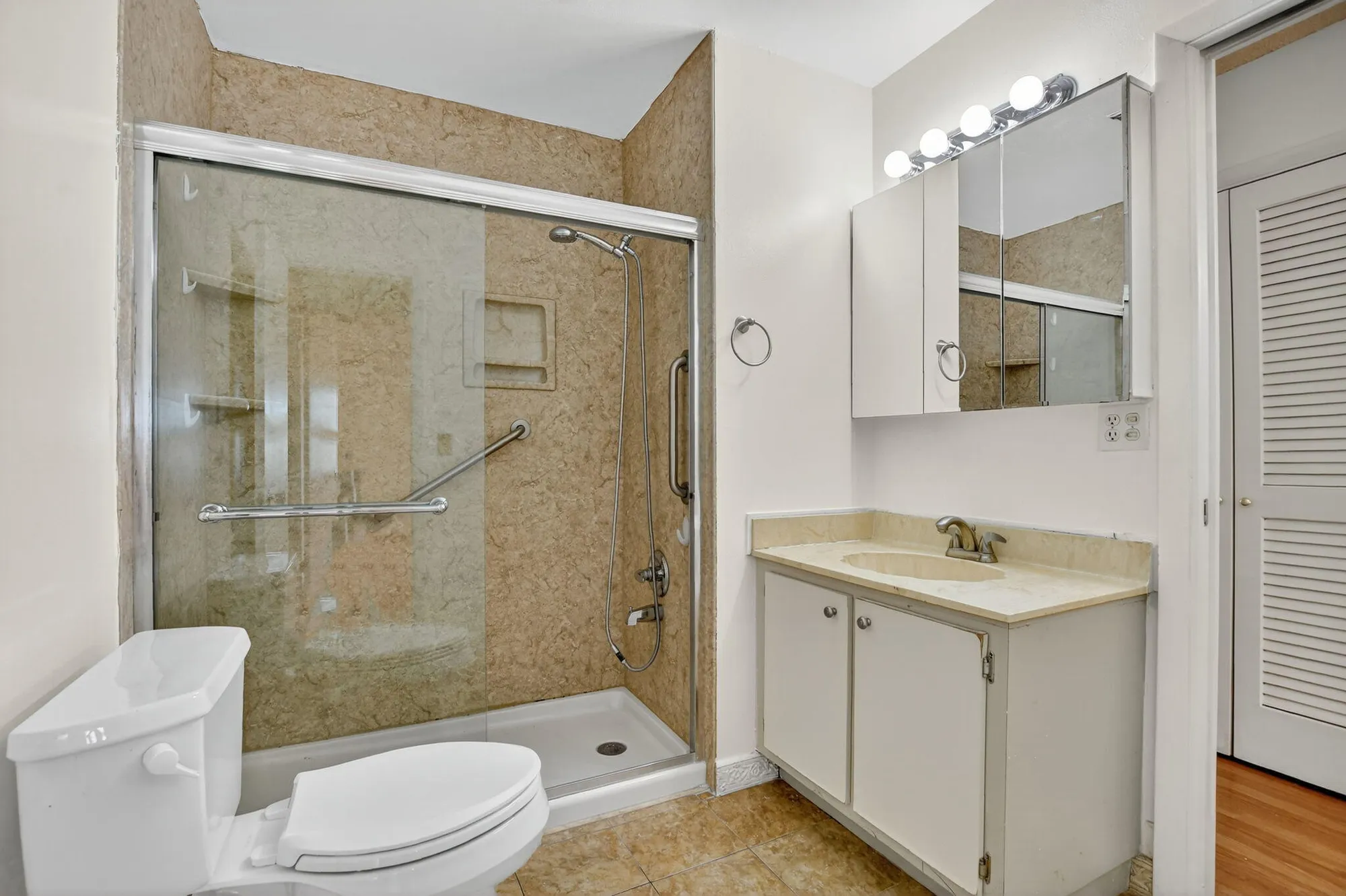 Property Slideshow image 26 of 38 | 8747 warwick dr # 271, Boca Raton, FL, 33433