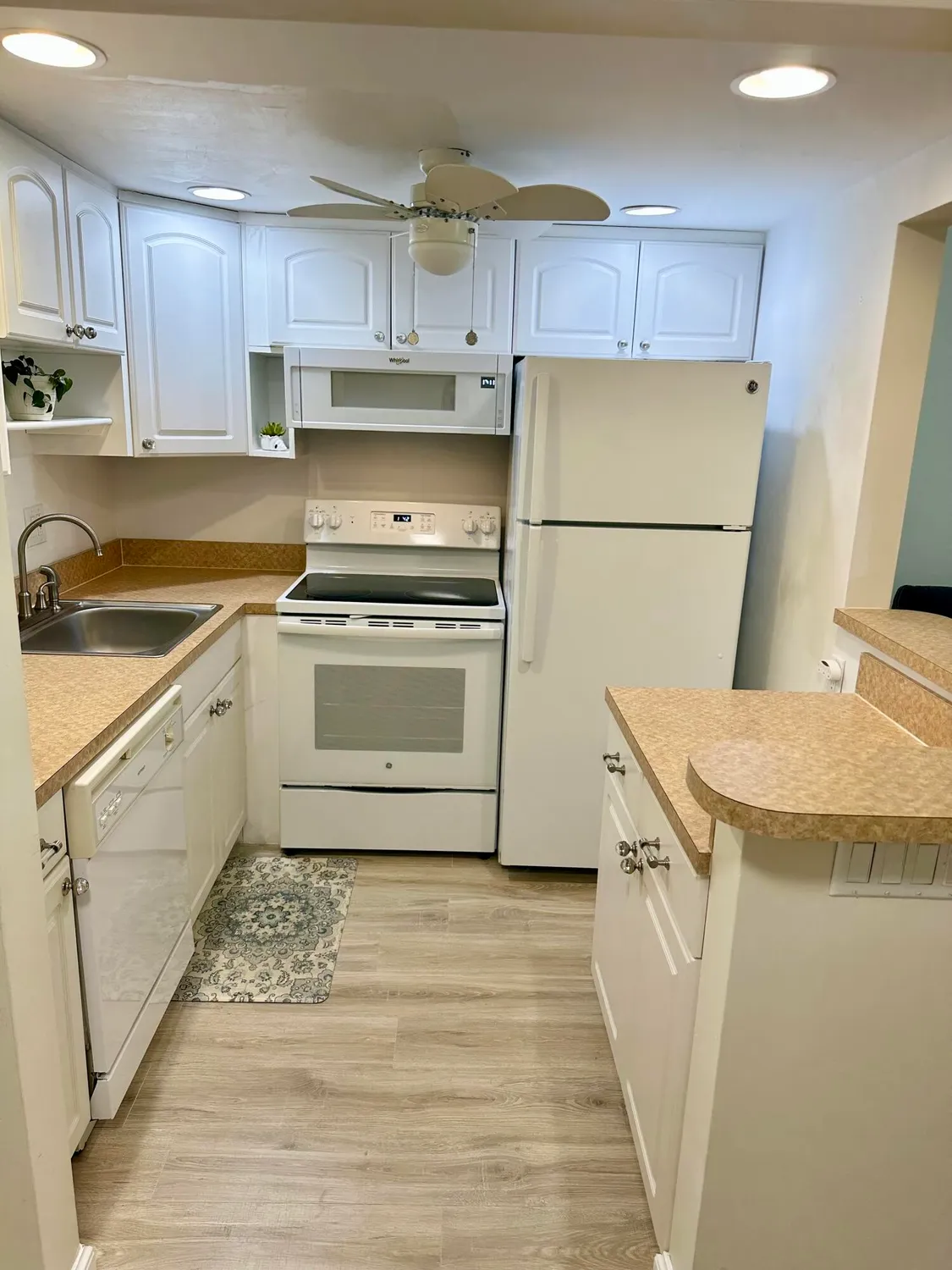 Property Slideshow image 6 of 42 | 210 horizons 106, Boynton Beach, FL, 33435