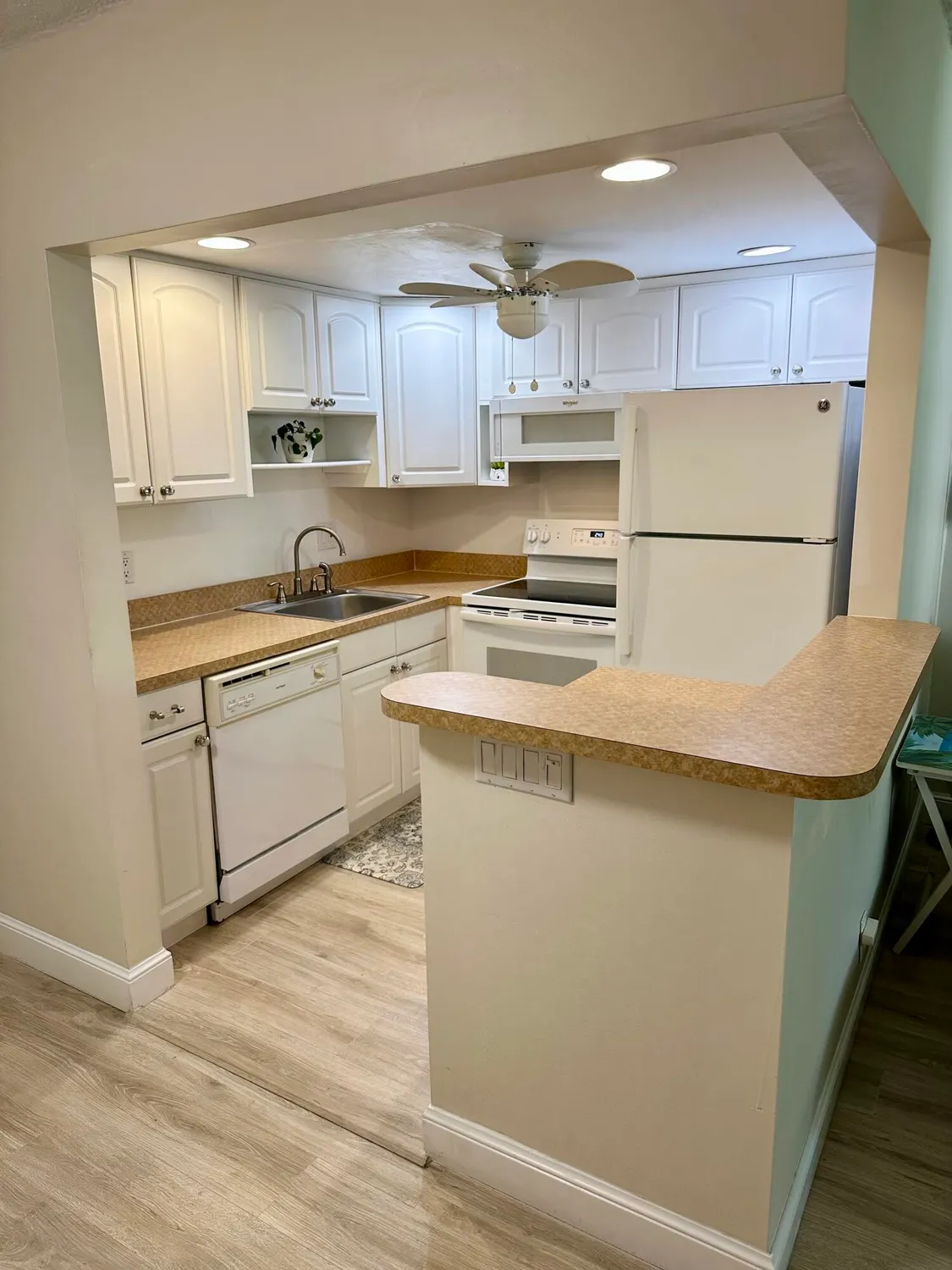 Property Slideshow image 3 of 42 | 210 horizons 106, Boynton Beach, FL, 33435