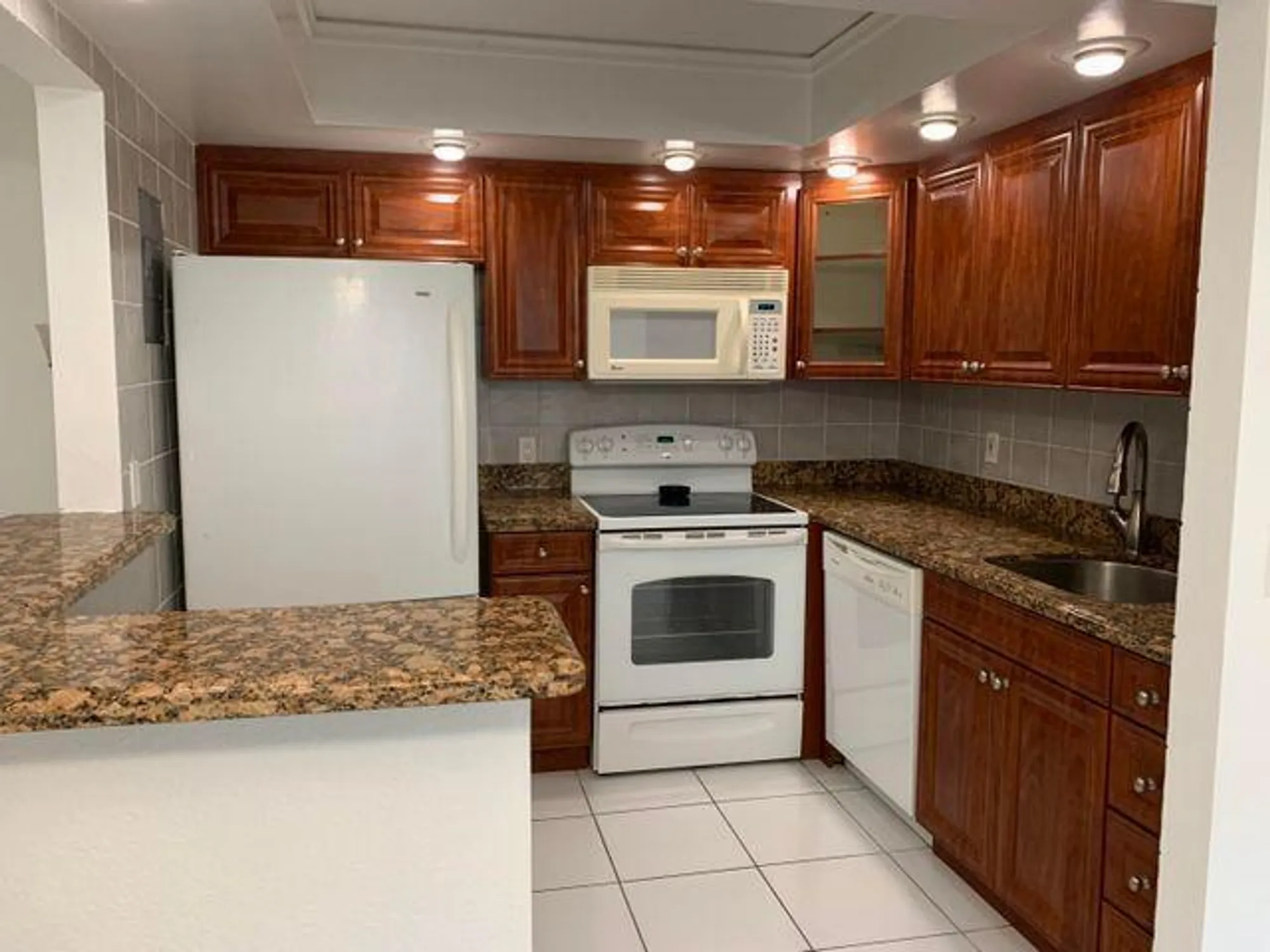 Property Slideshow image 5 of 27 | 259 saxony f # 259, Delray Beach, FL, 33446